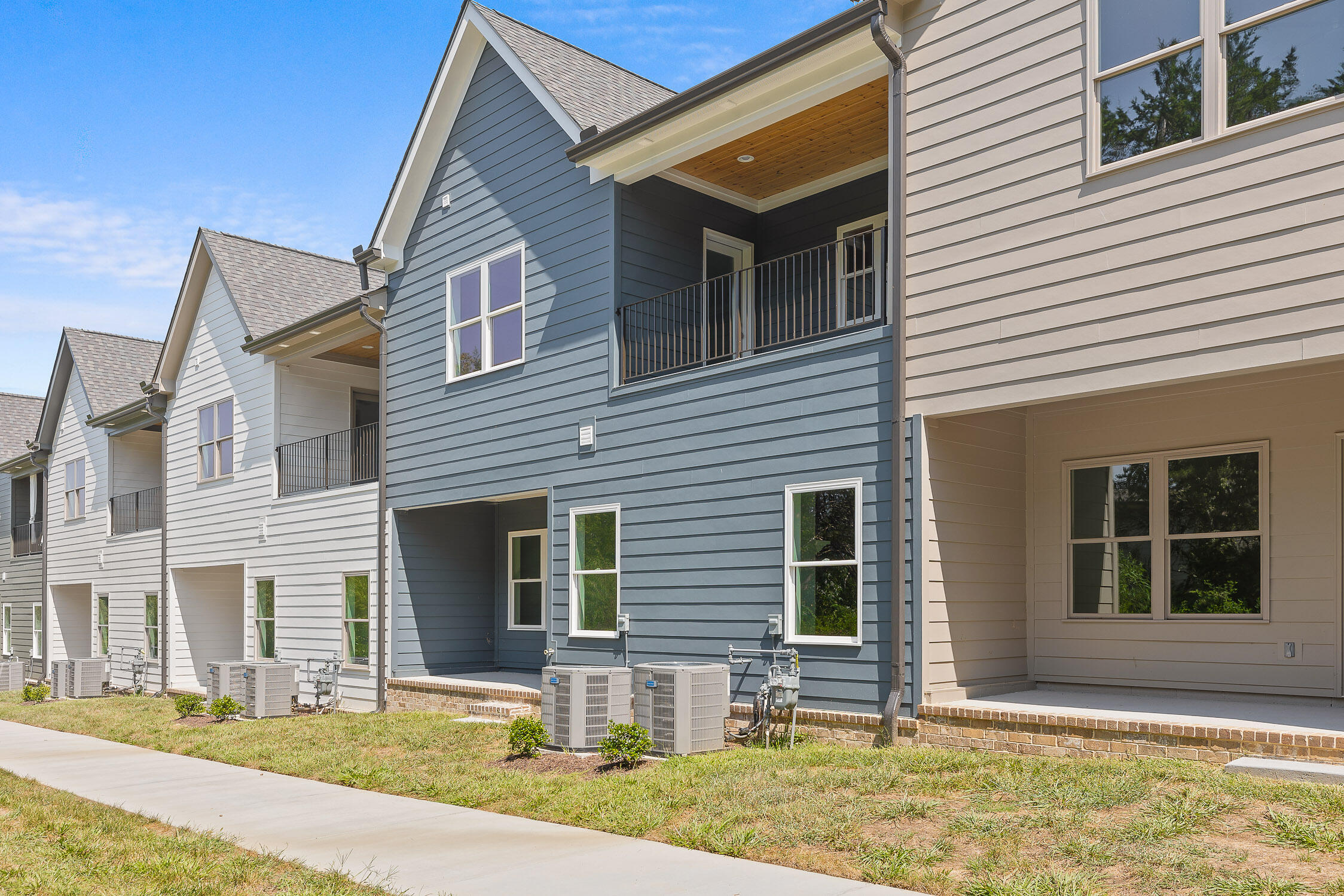 Photo 8 of 43 of 9706 Dutton Ln townhome