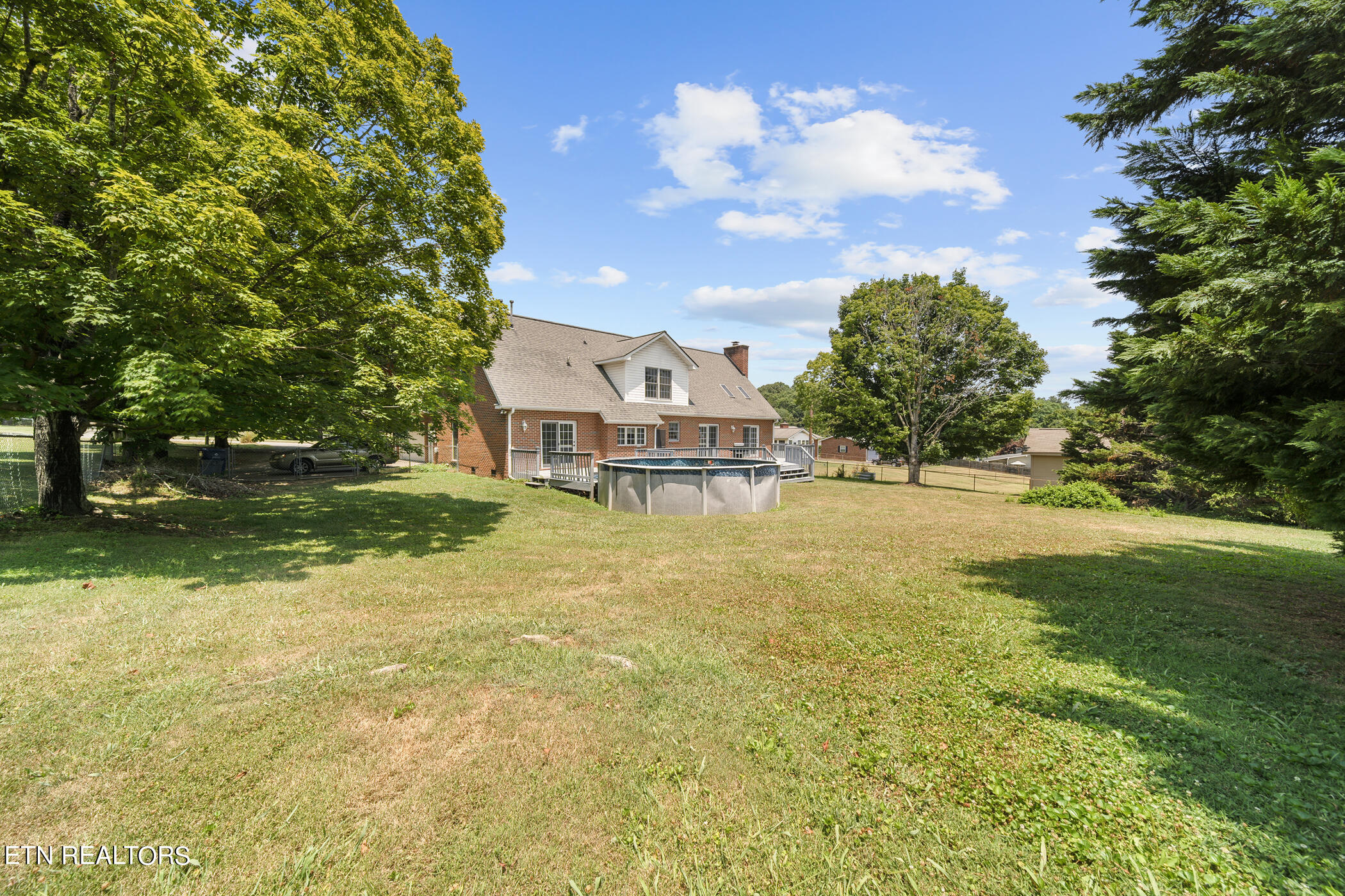 Photo 6 of 41 of 4844 Macmont Circle house