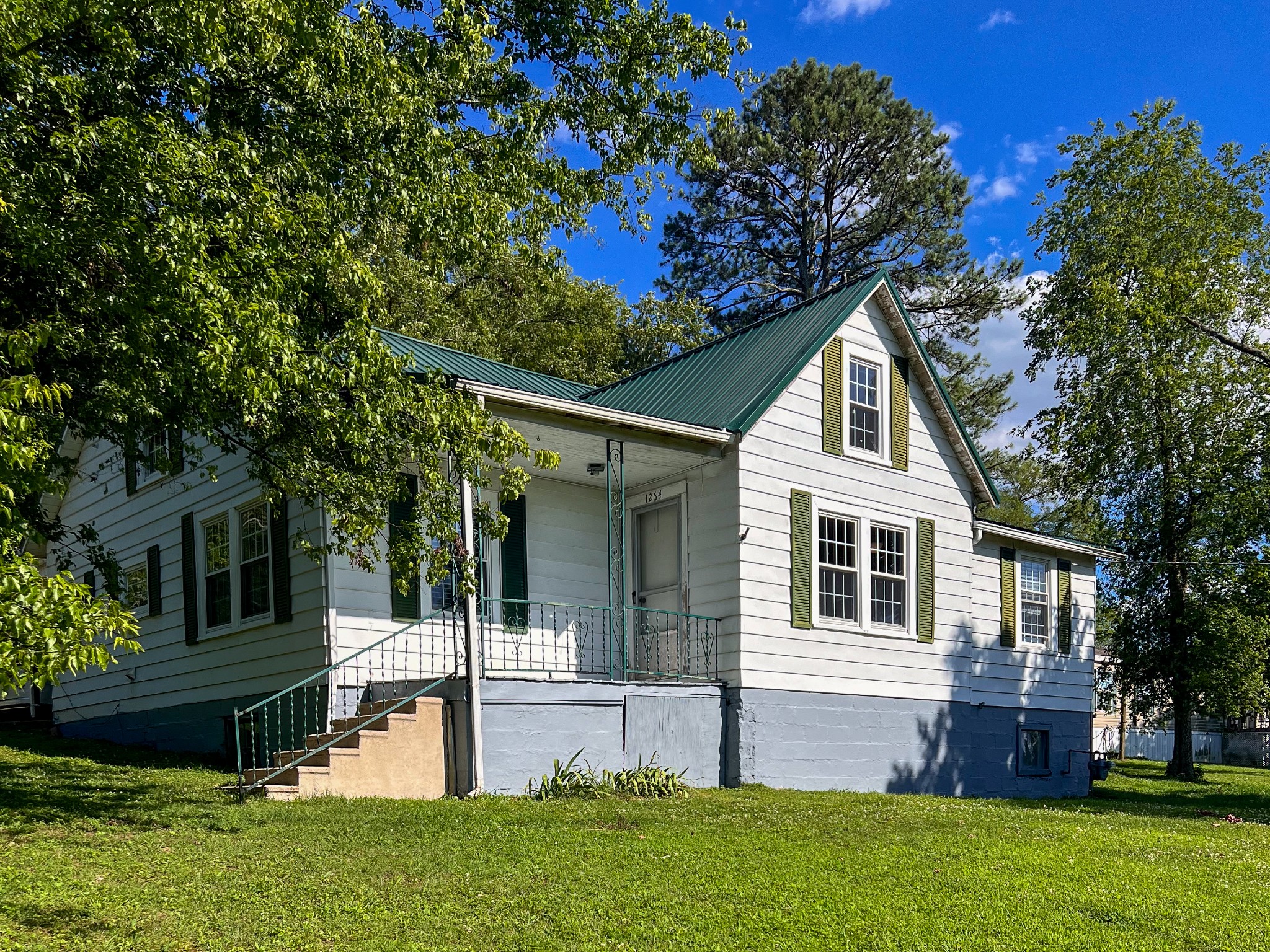 Photo 1 of 22 of 1264 E College St house