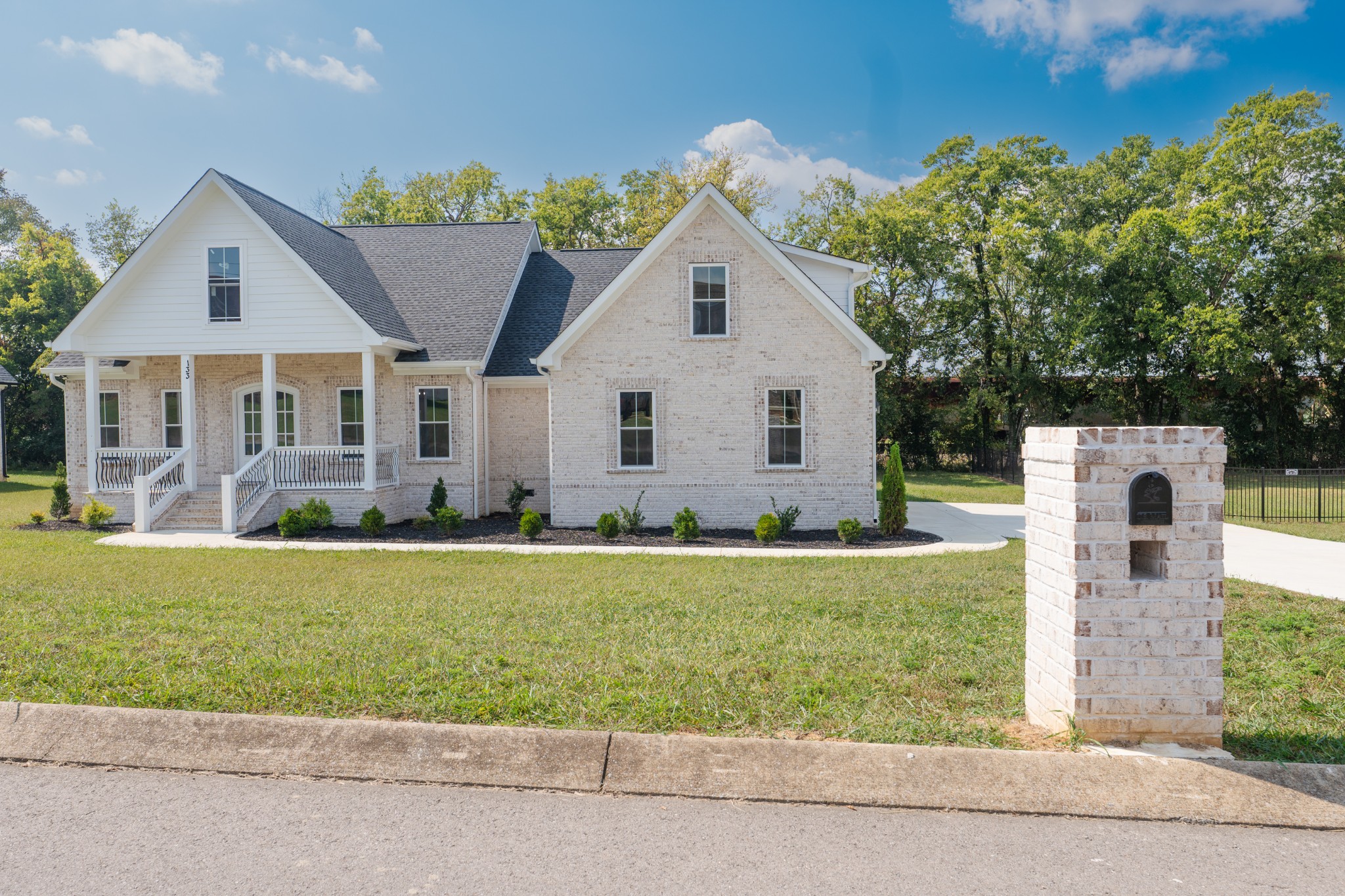 Photo 5 of 66 of 133 Stonecreek Dr house