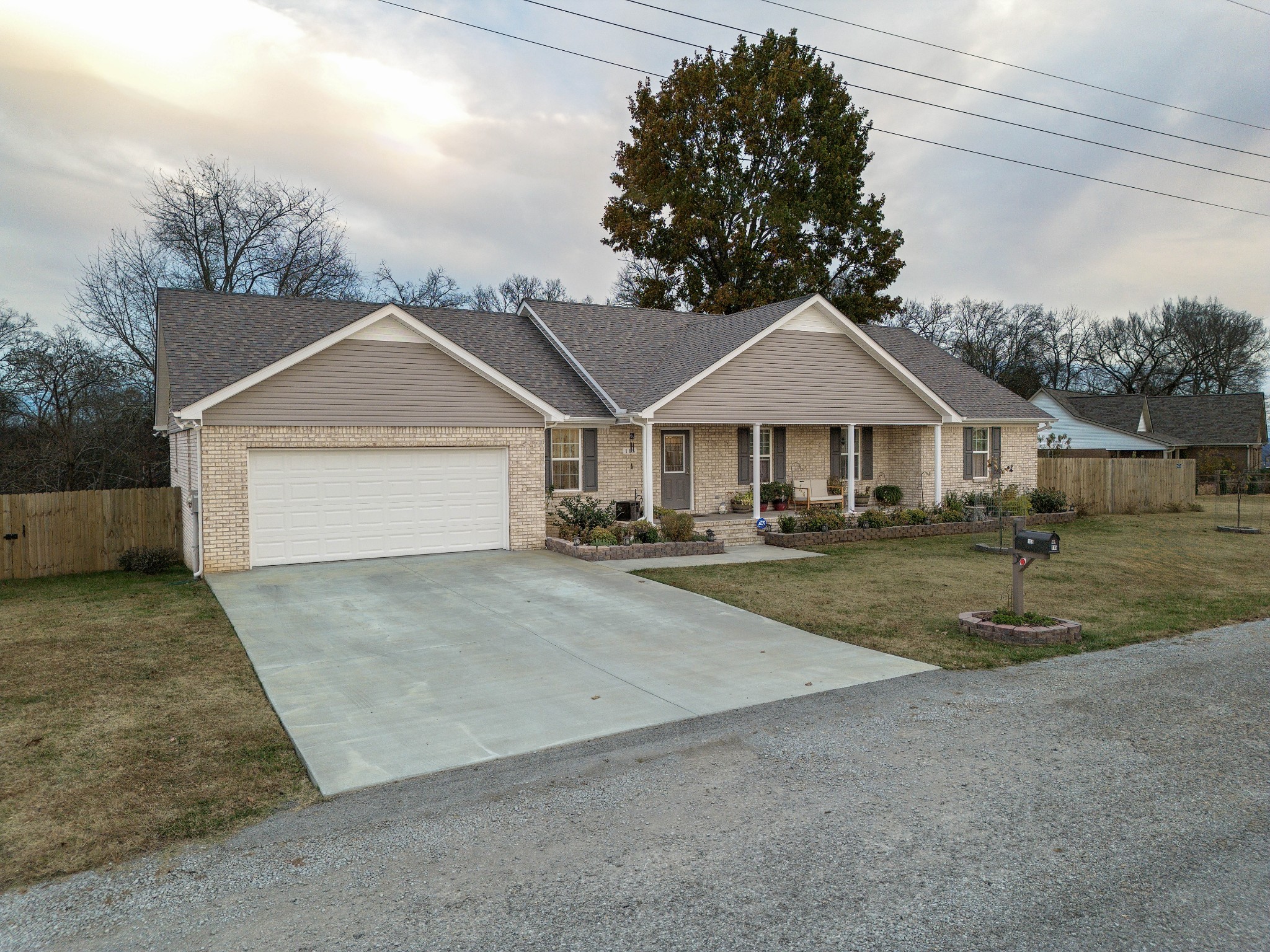 Photo 1 of 39 of 115 Lookout Ln house