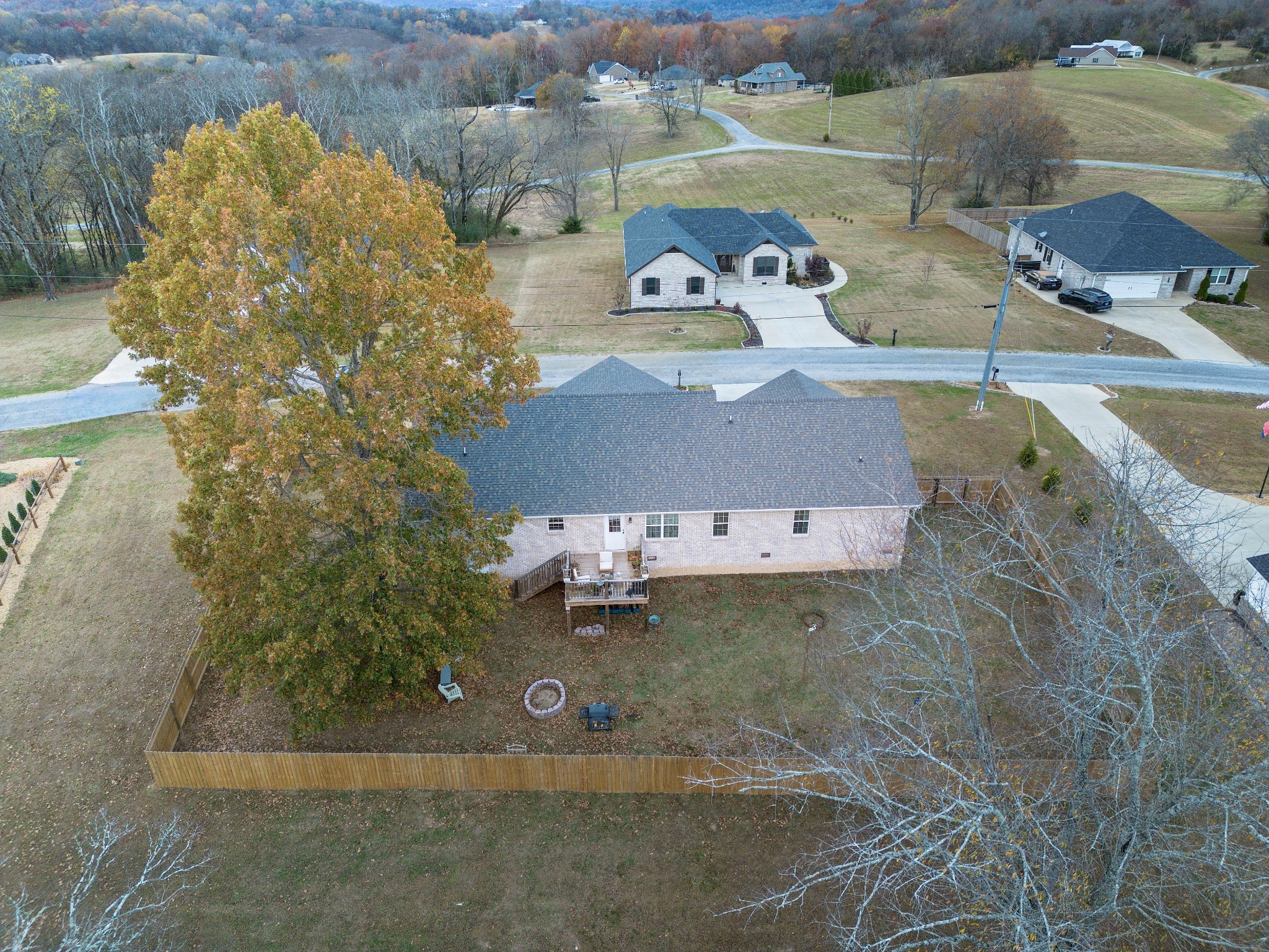 Photo 8 of 39 of 115 Lookout Ln house