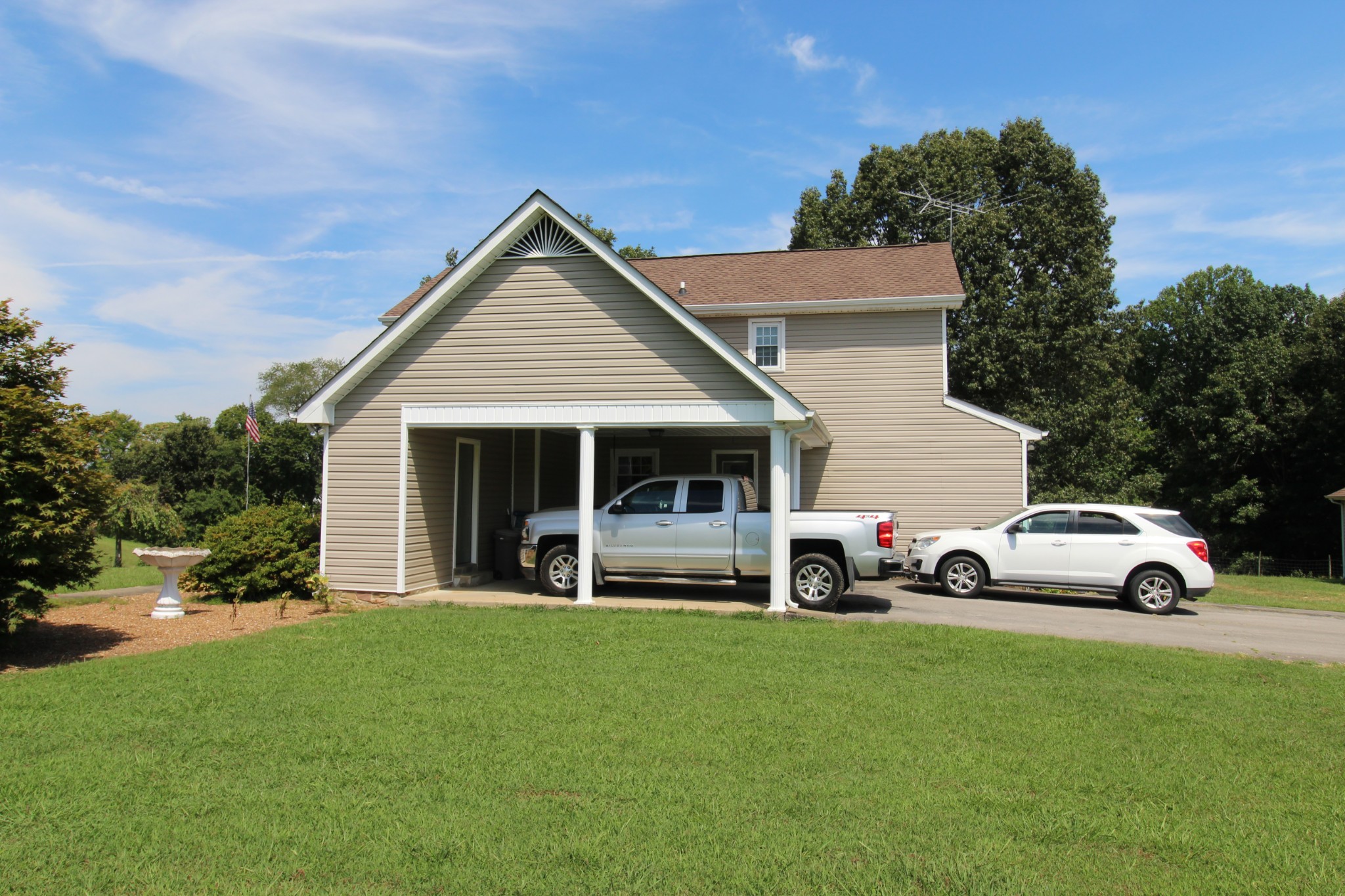 Photo 9 of 17 of 1643 Carthage Rd house