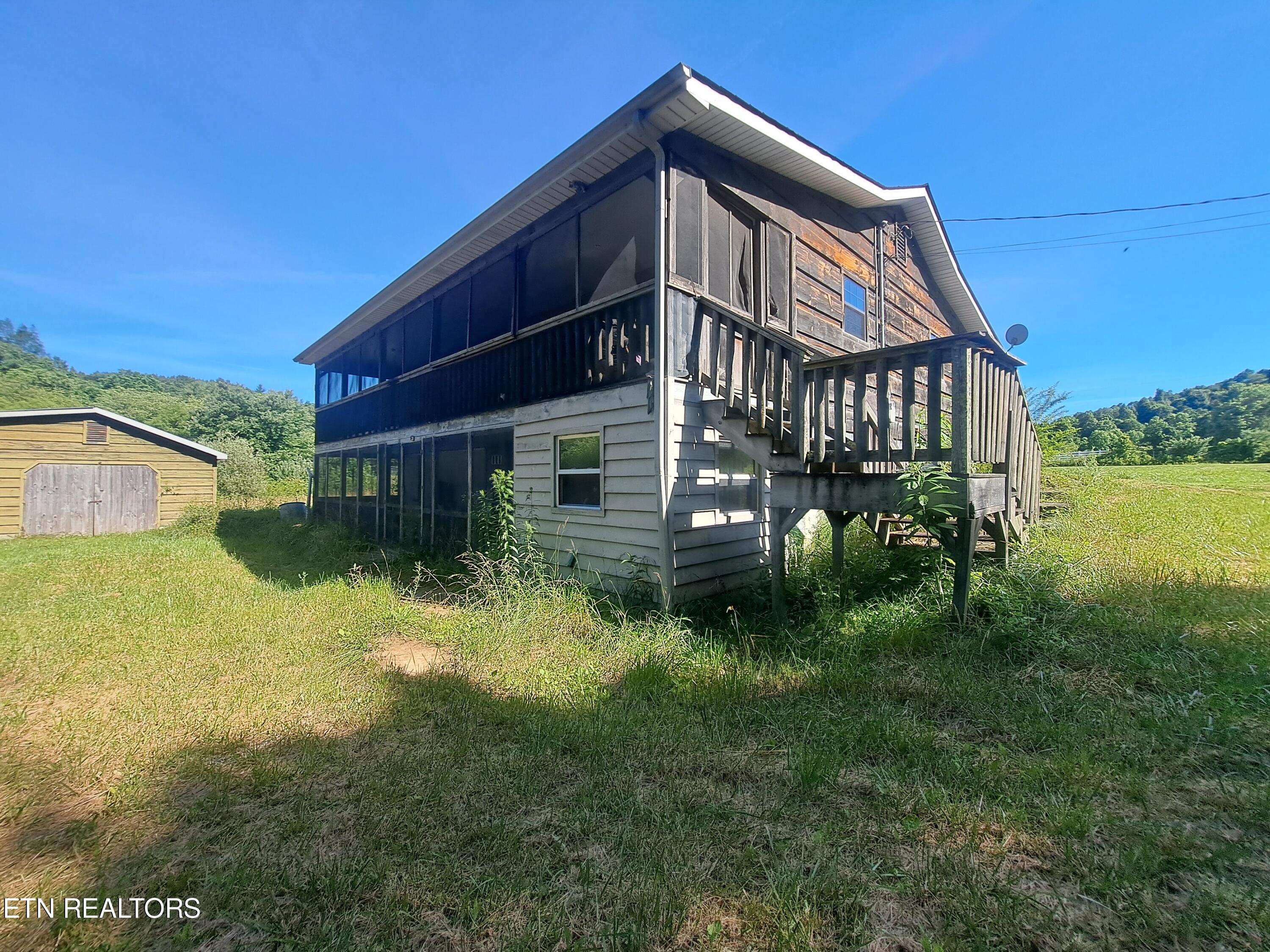 Photo 5 of 17 of 739 Nydeck Rd house