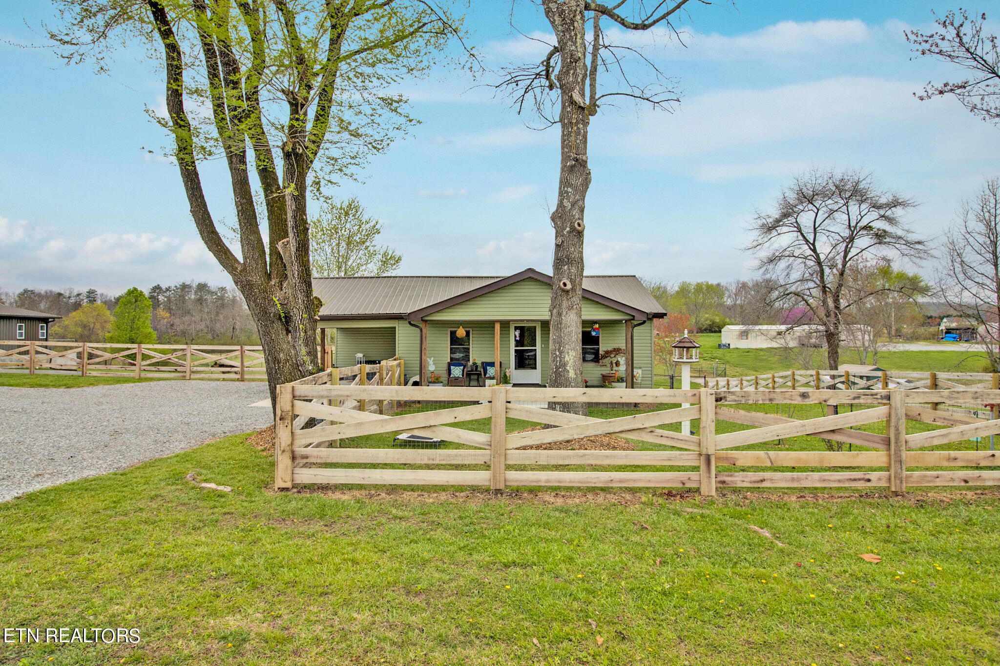 Photo 1 of 43 of 289 Westel Rd house