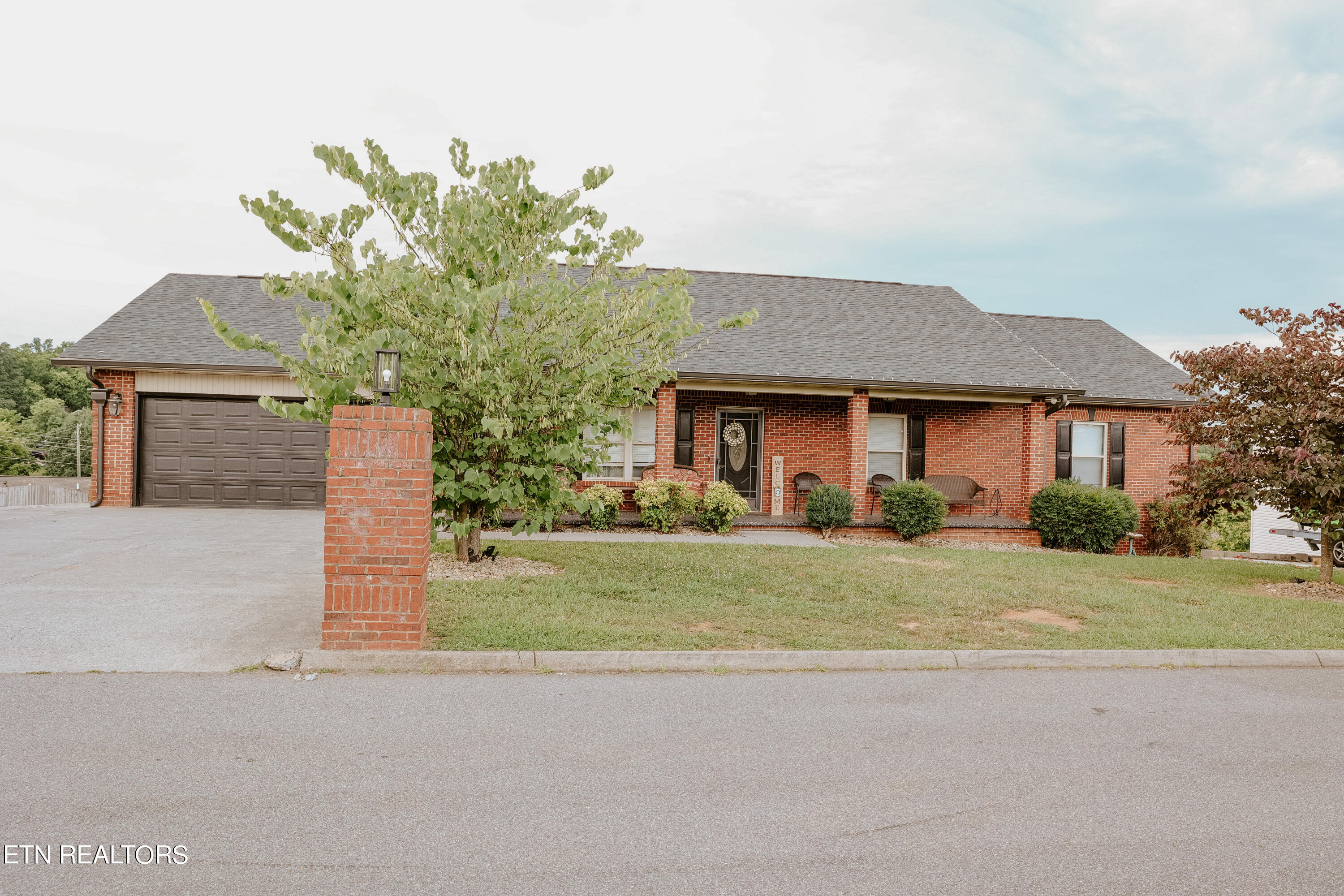 Photo 1 of 40 of 634 Hills Gate Circle house