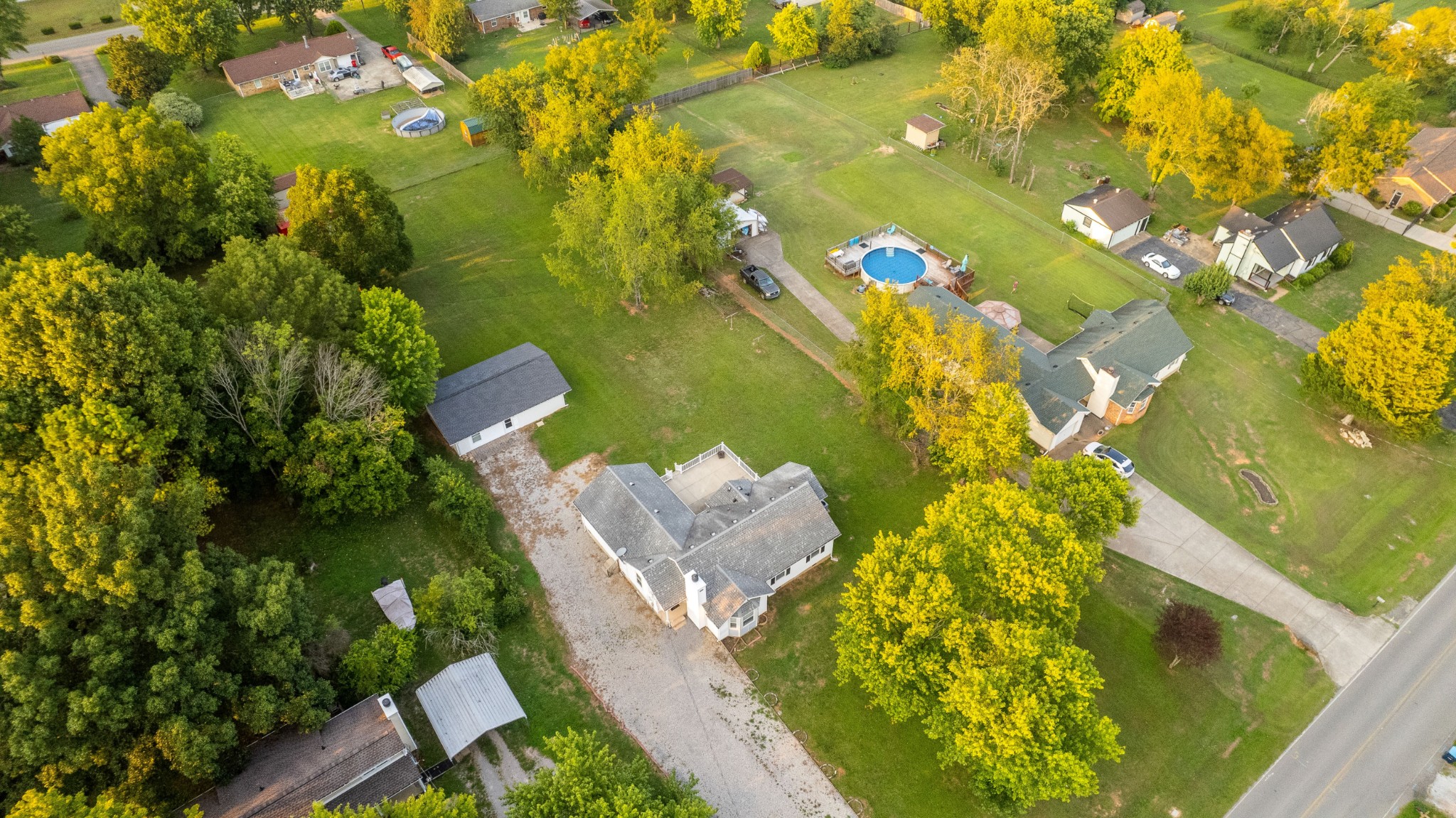 Photo 6 of 7 of 411 Lake Farm Rd house