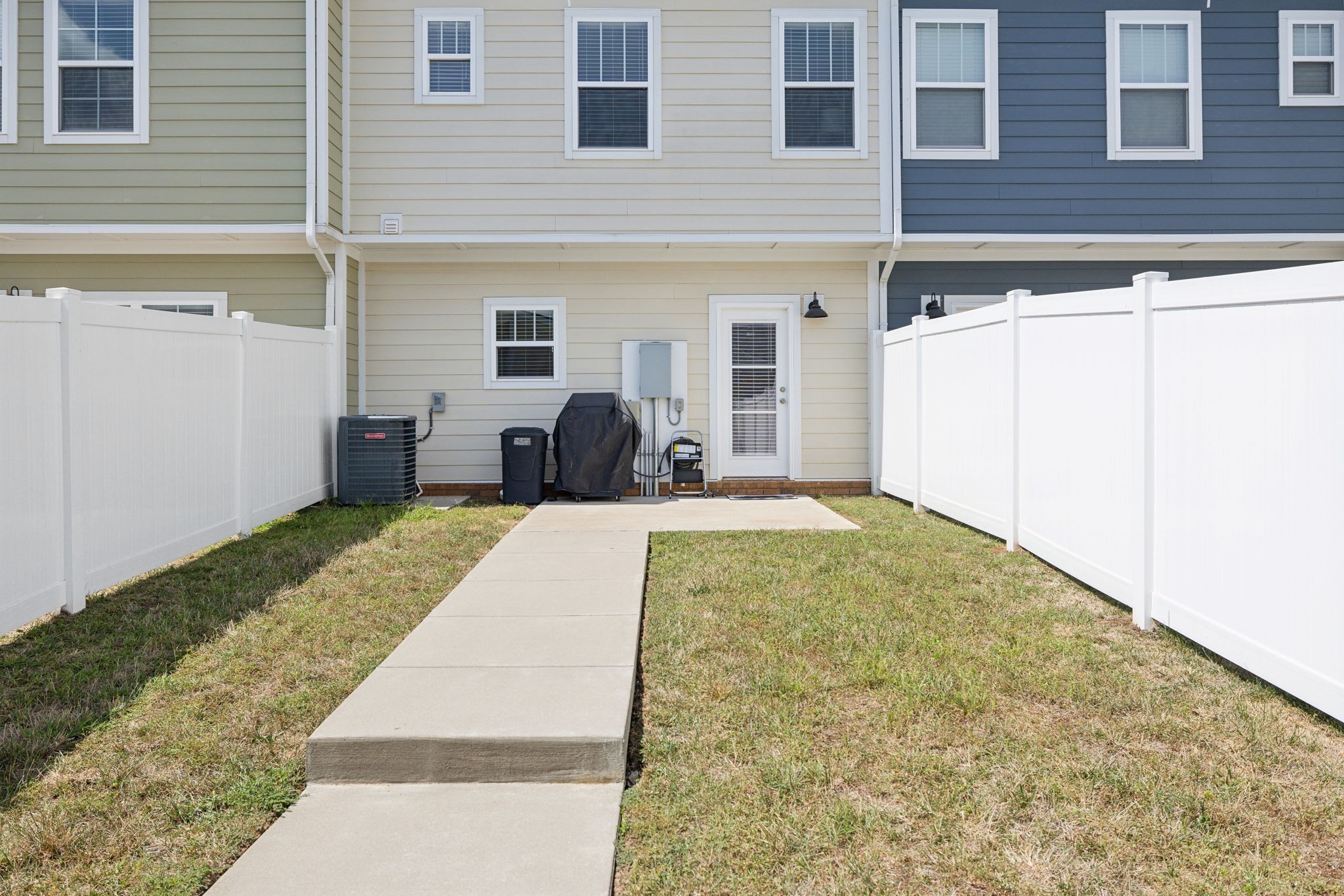 Photo 22 of 25 of 1016 Carraway Ln townhome