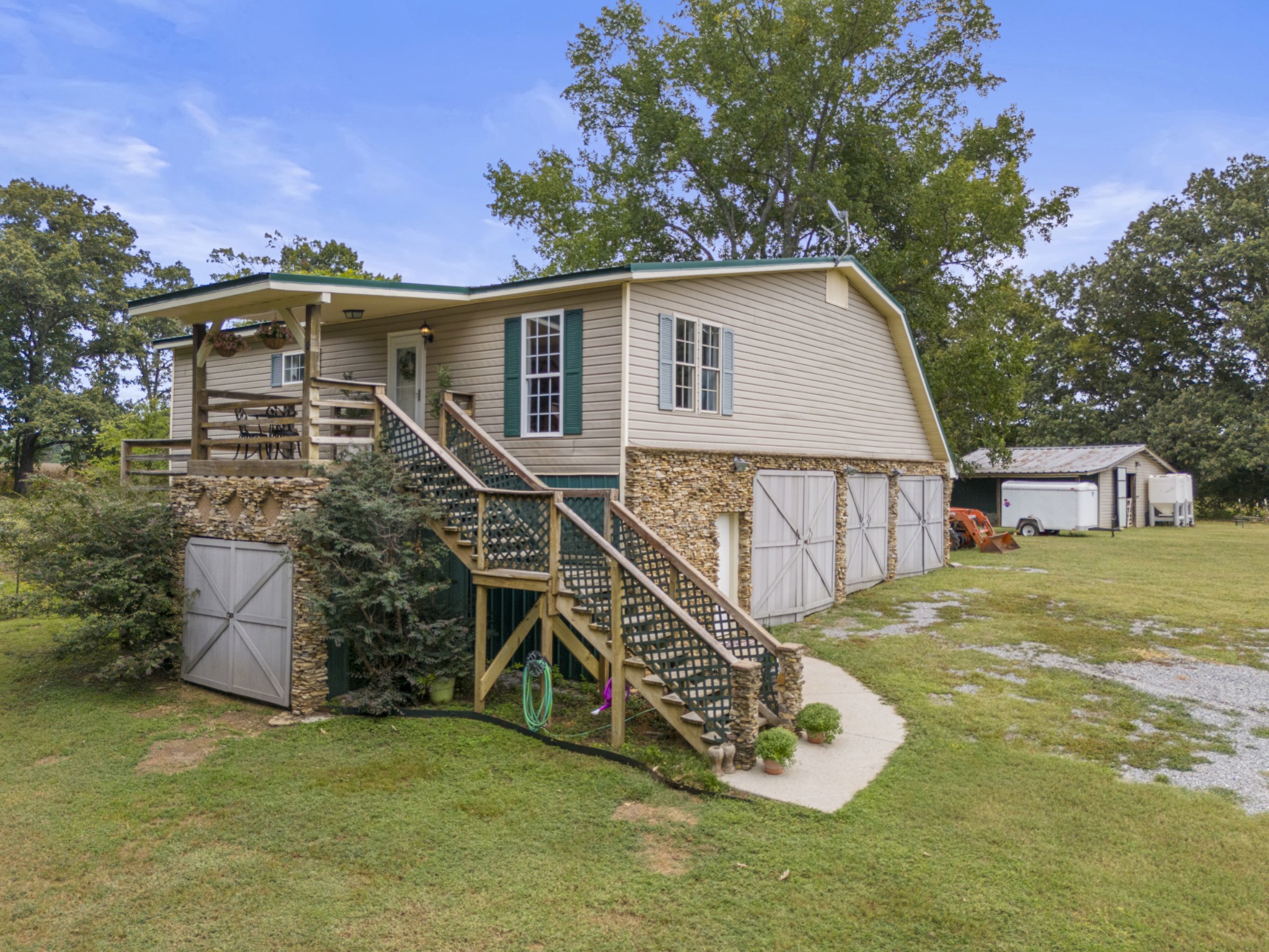 Photo 1 of 44 of 173 Bellview Rd house