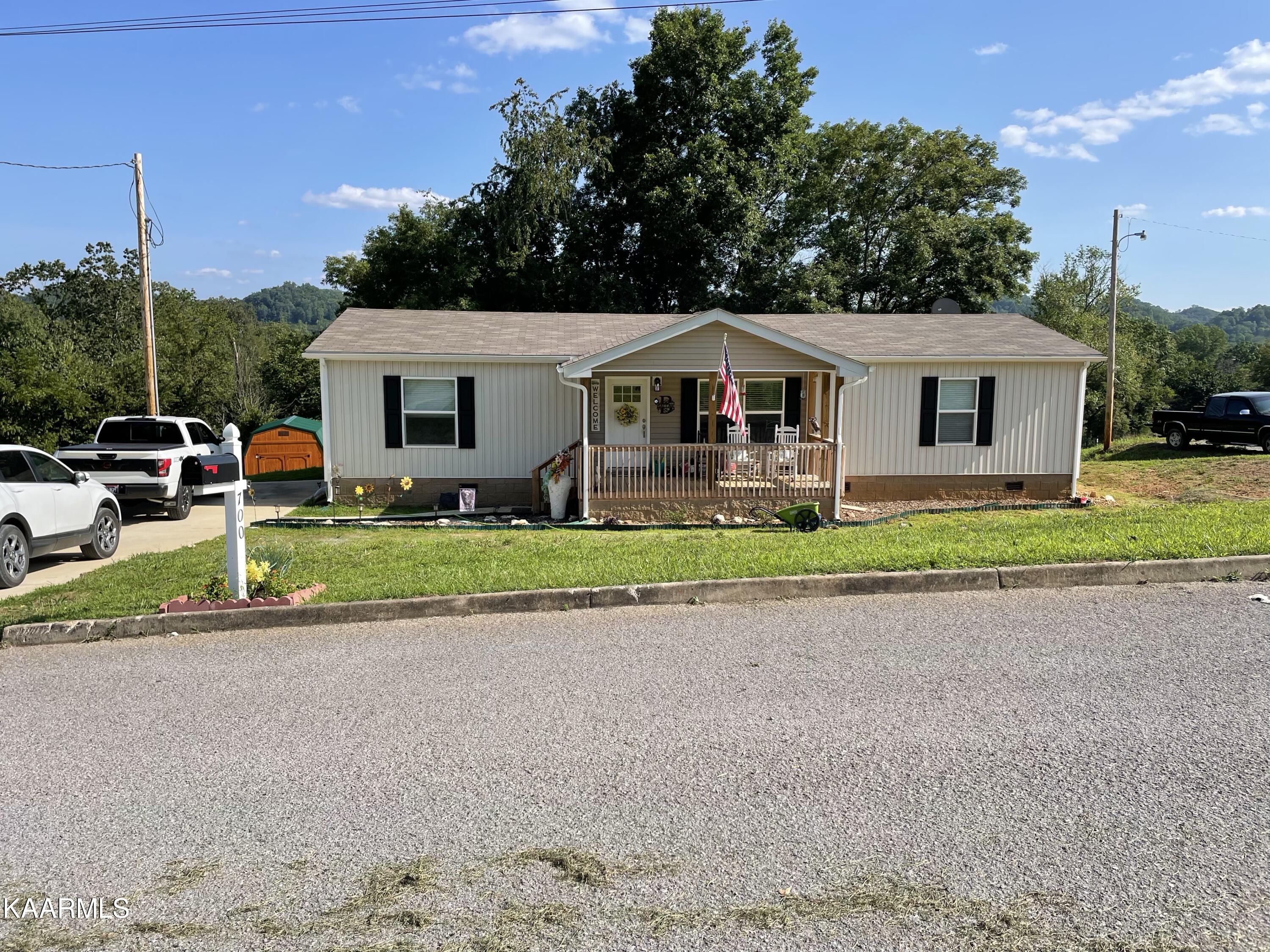 Photo 1 of 20 of 700 Elaine Drive mobile home