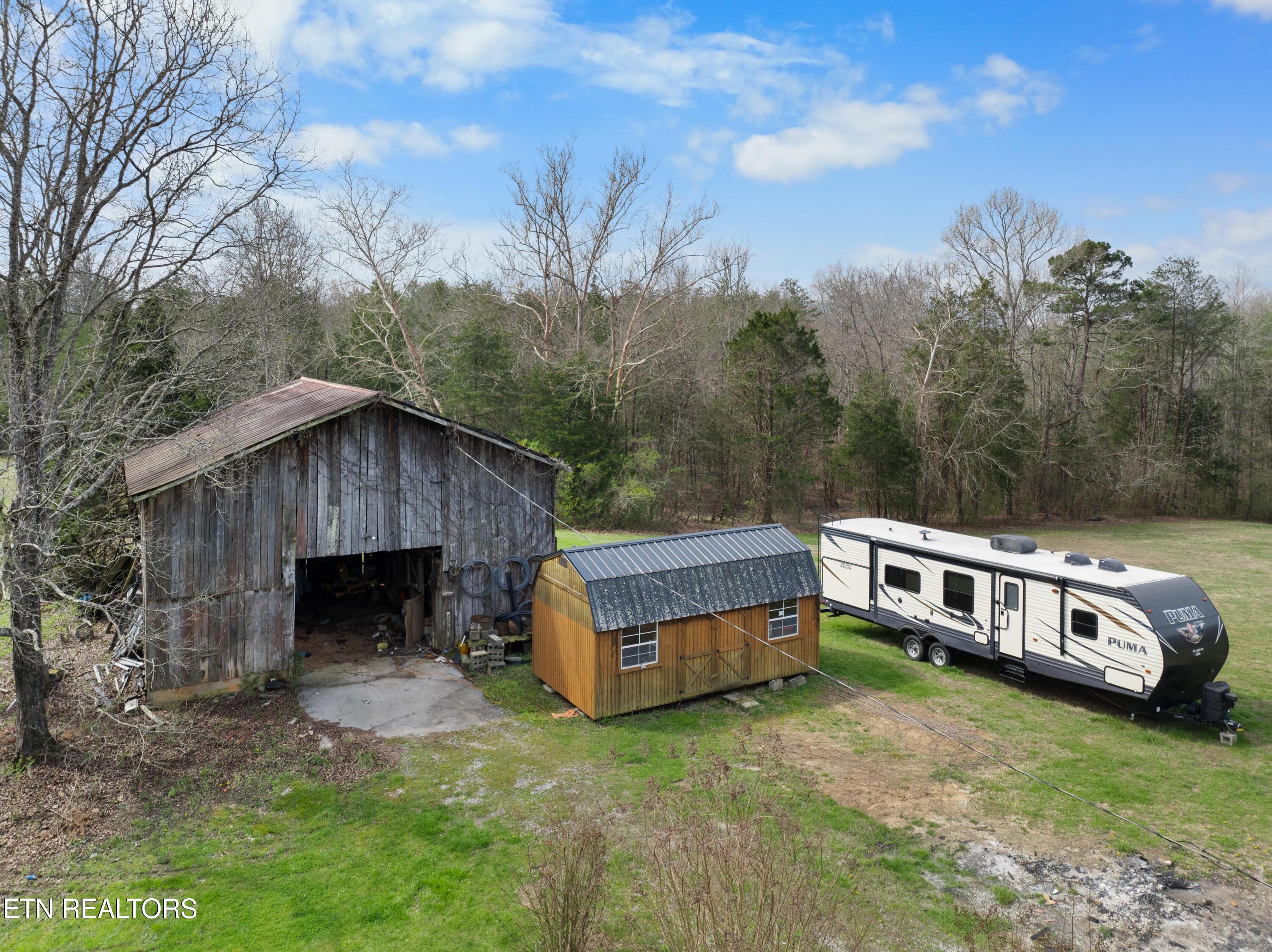 Photo 7 of 44 of 125 Lick Creek Rd house