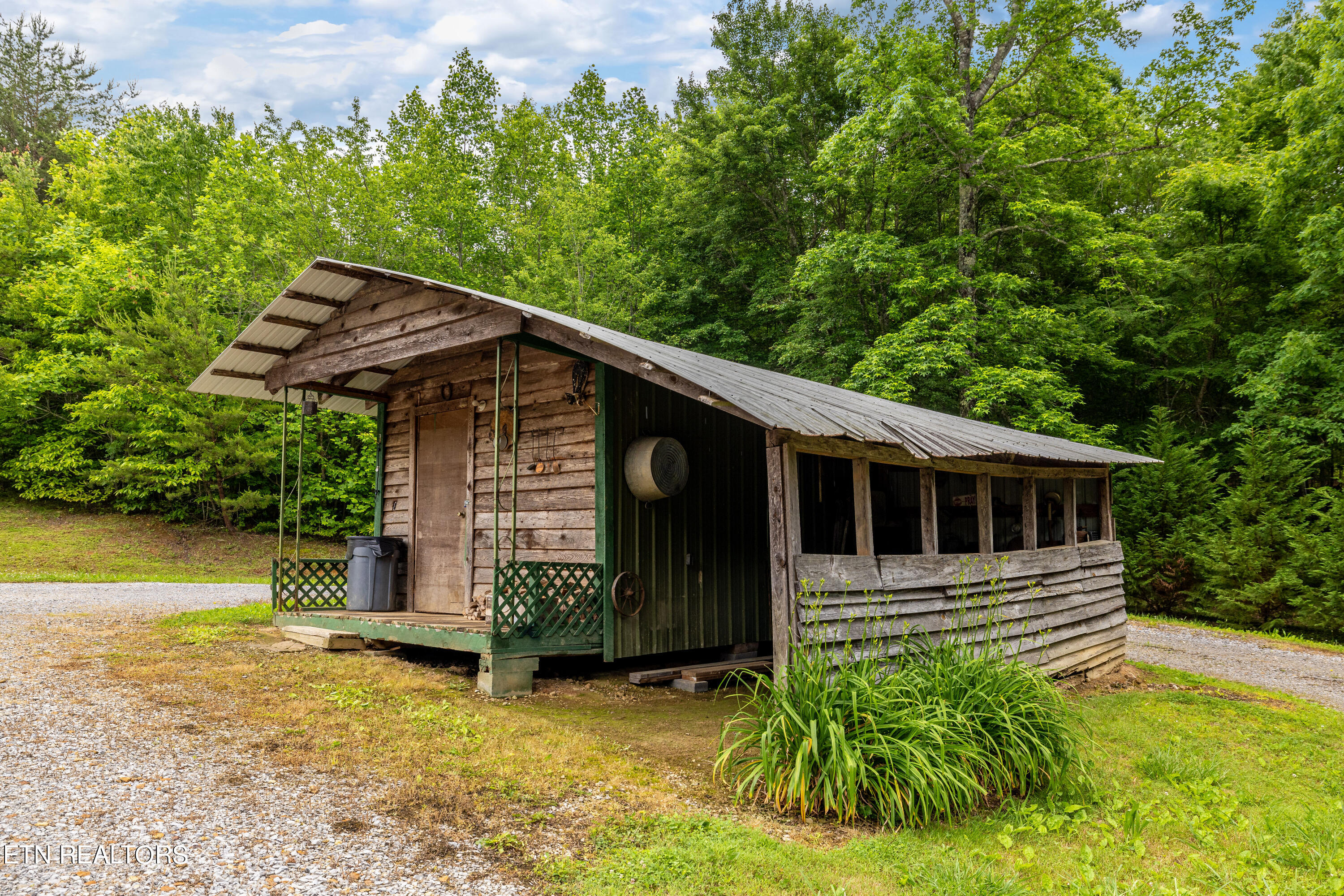 Photo 5 of 40 of 170 Graham Loop mobile home