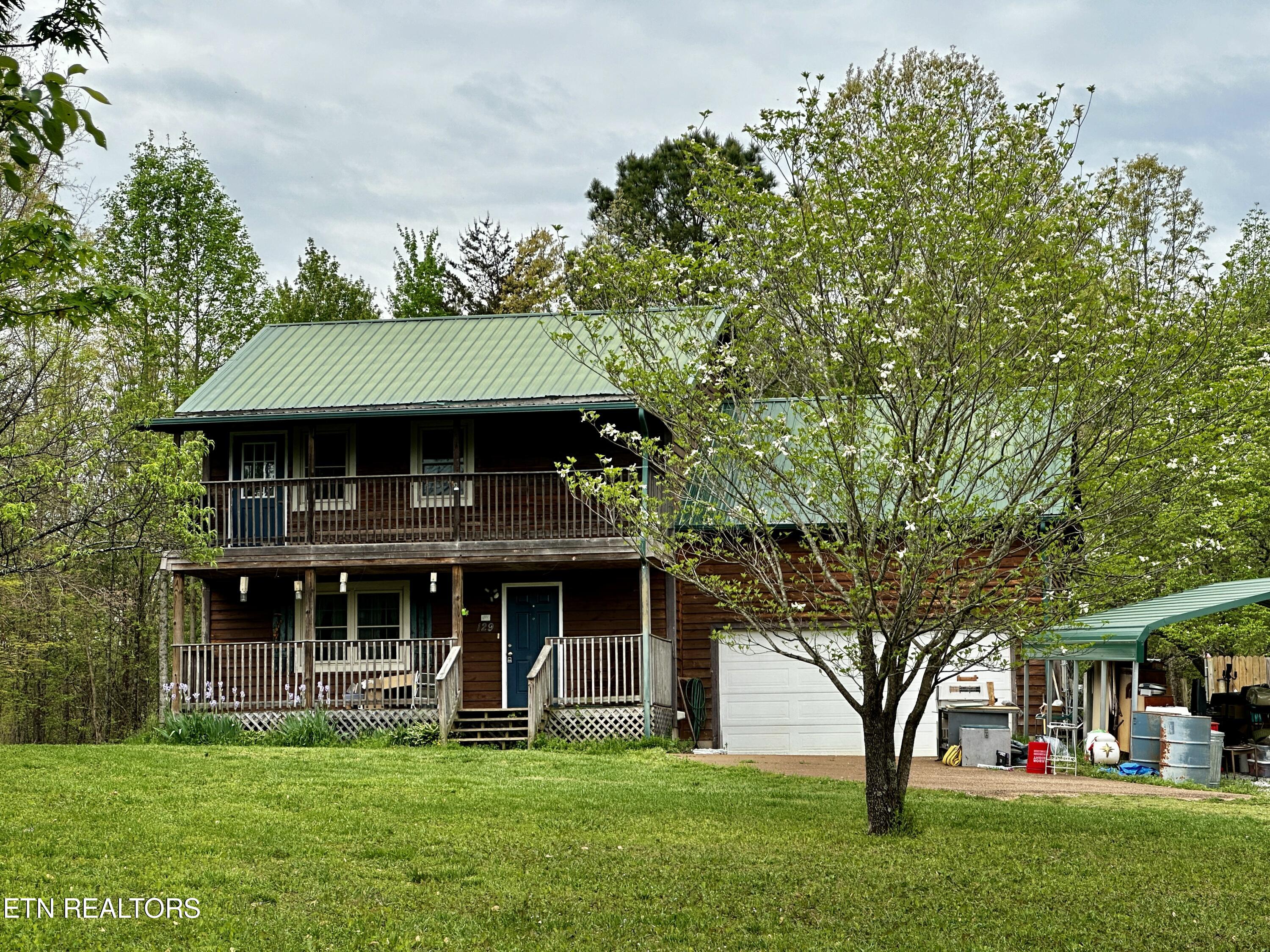 Photo 2 of 45 of 129 Wilson Circle house