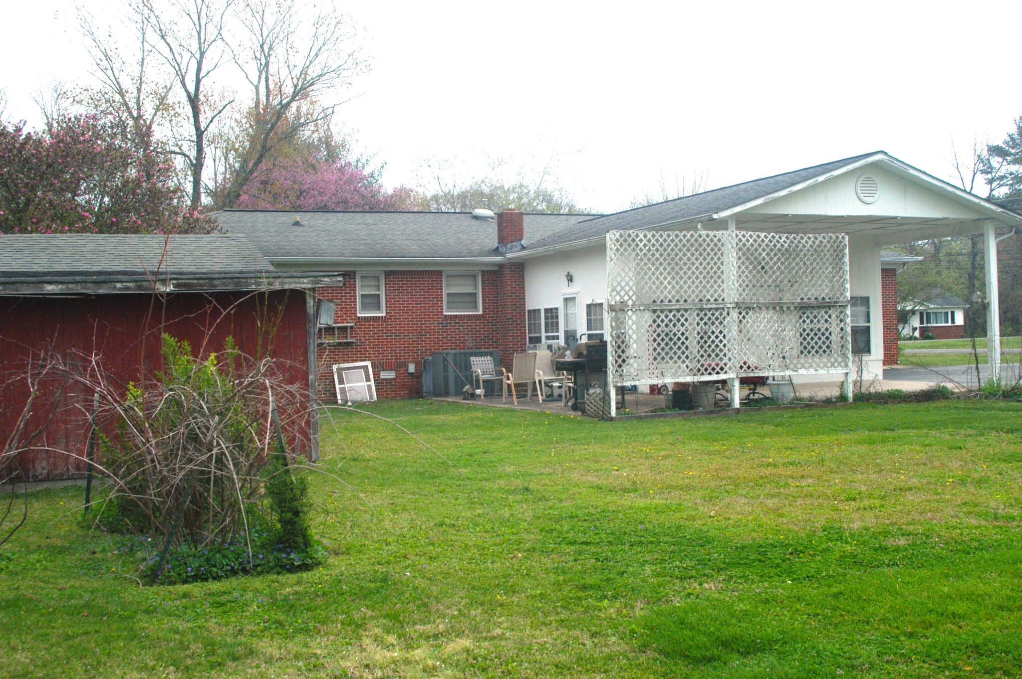 Photo 5 of 16 of 212 Crest Dr house