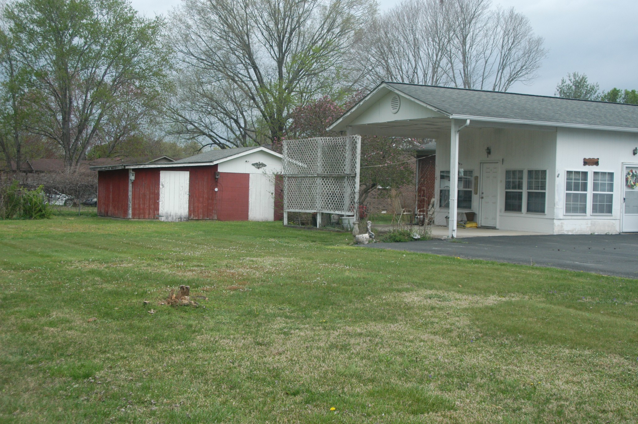 Photo 6 of 16 of 212 Crest Dr house