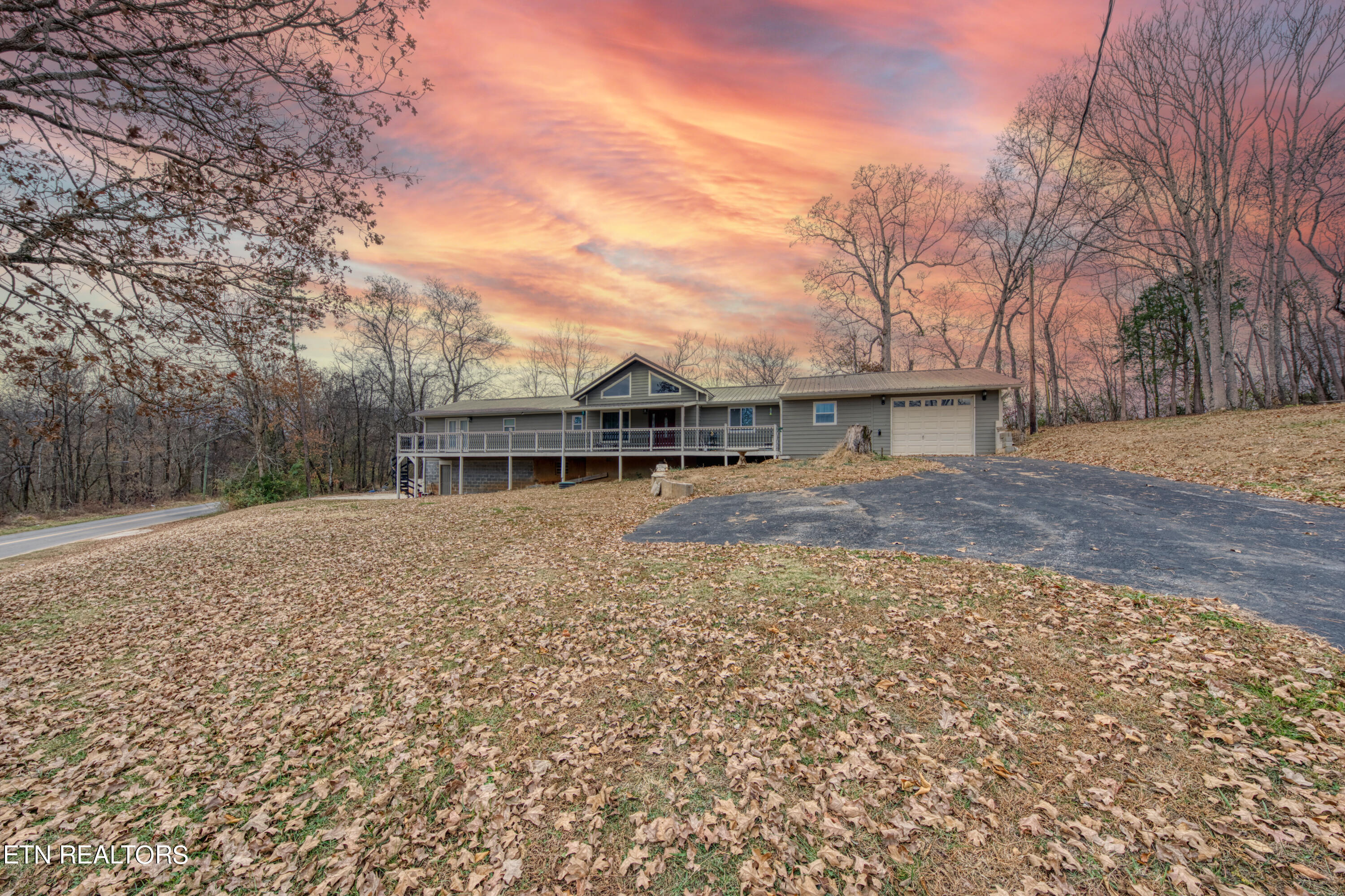 Photo 4 of 46 of 635 Corntassel Rd house