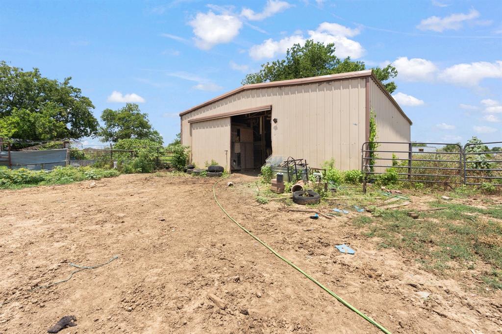 Photo 3 of 23 of 2929 County Road 615 mobile home