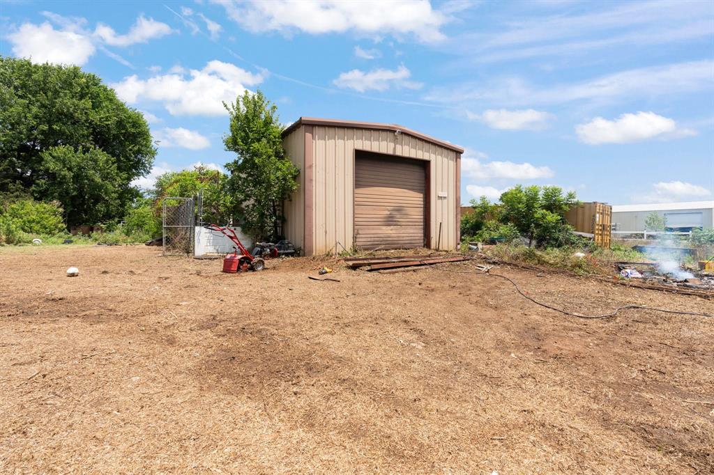 Photo 5 of 23 of 2929 County Road 615 mobile home