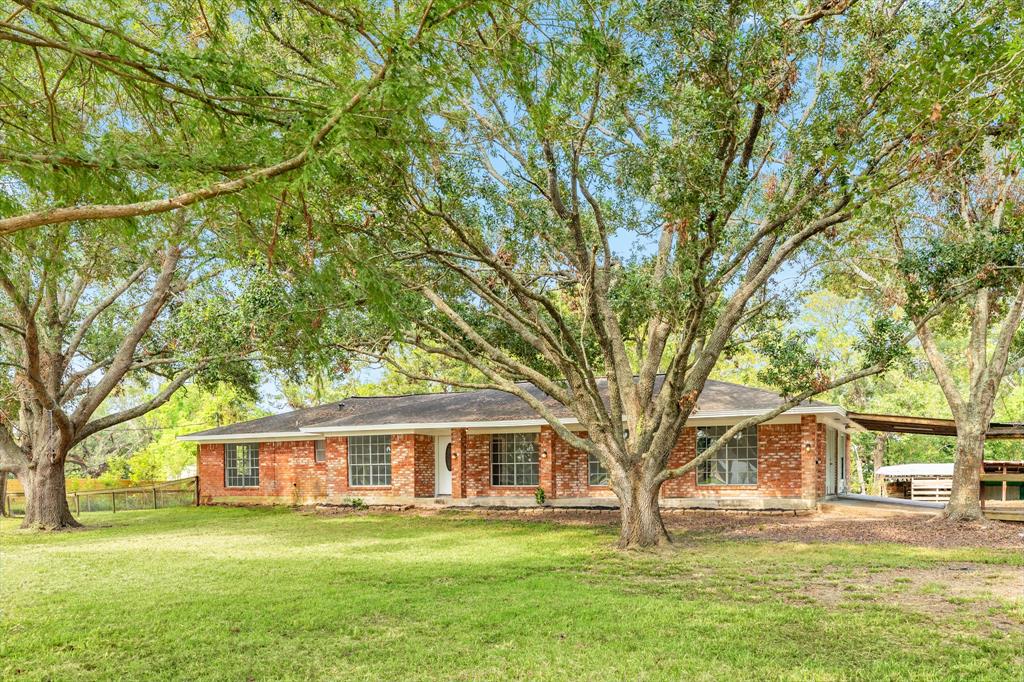 Photo 5 of 34 of 305 County Road 893 house