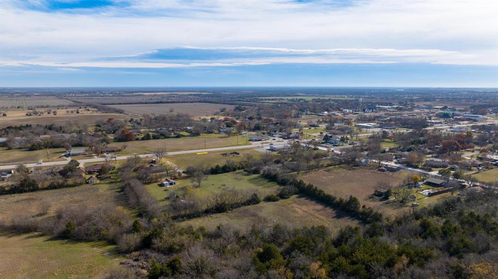 Photo 18 of 20 of 709 N Powell Parkway land