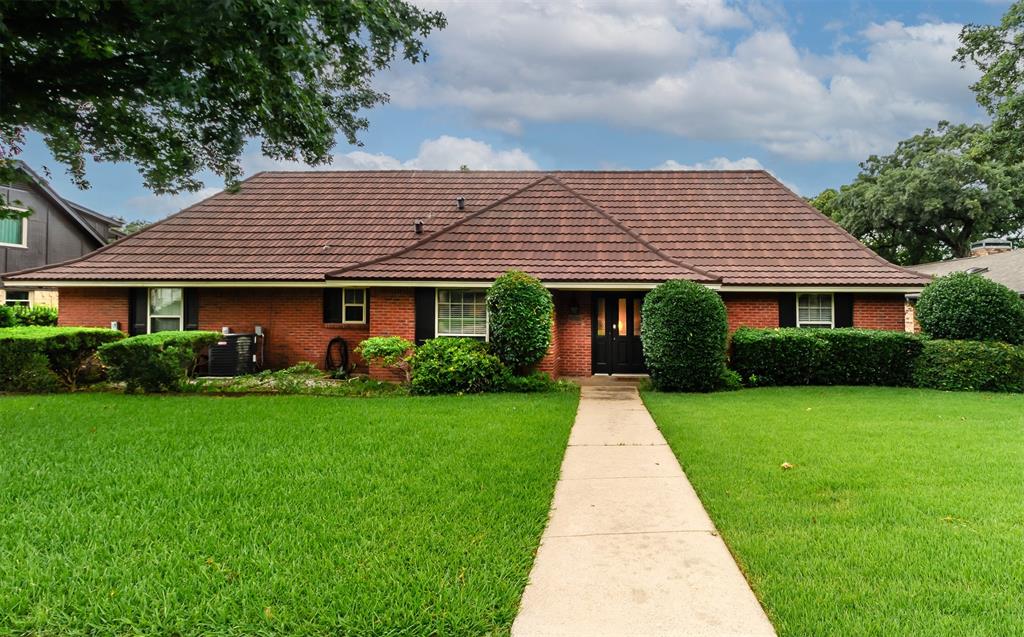 Photo 1 of 38 of 3620 Lake Pontchartrain Drive house