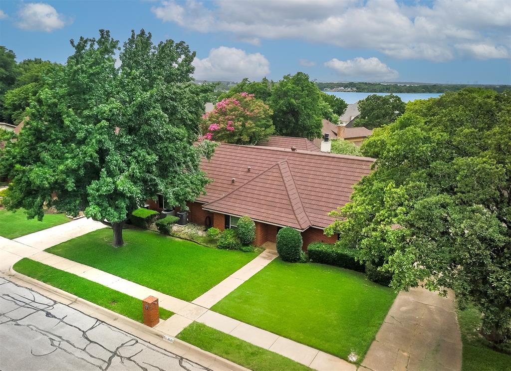 Photo 4 of 38 of 3620 Lake Pontchartrain Drive house