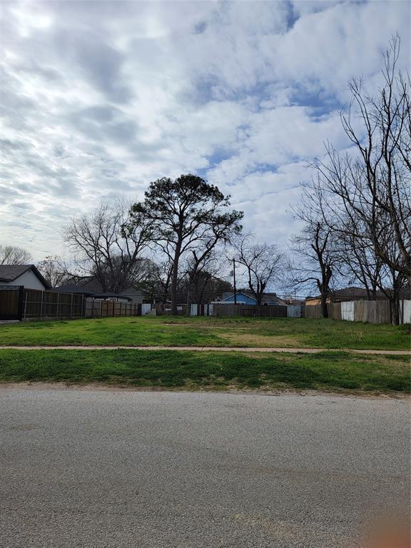 Photo 2 of 2 of 208 Broadmoor Avenue land