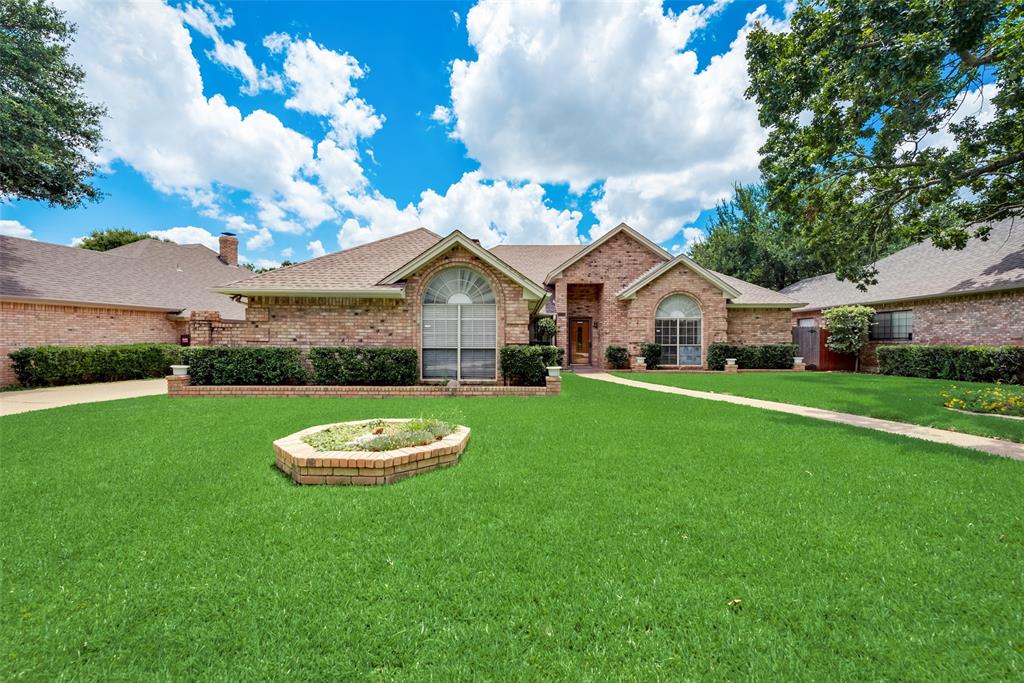 Photo 4 of 34 of 2421 Cross Timbers Trail house