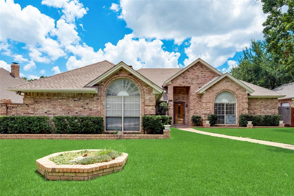 Photo 5 of 34 of 2421 Cross Timbers Trail house