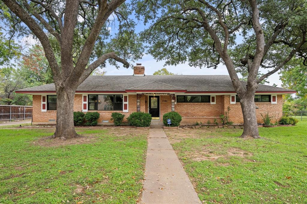 Photo 1 of 21 of 1301 Ridgewood Terrace house