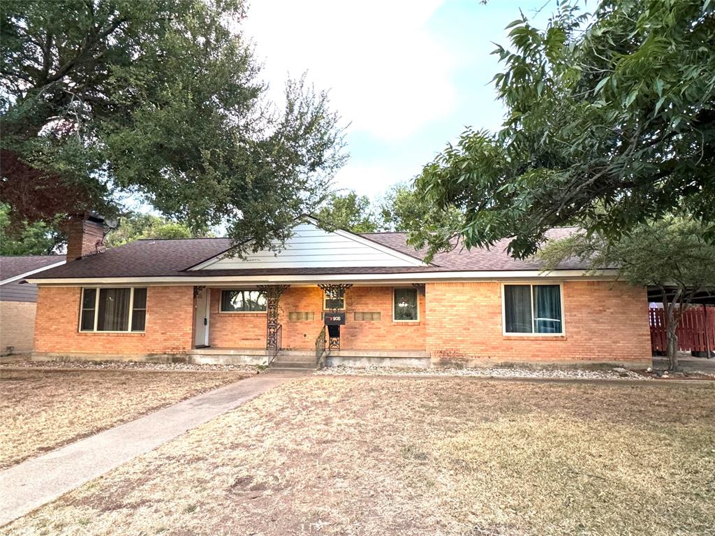 Photo 1 of 30 of 905 Cedar Springs Terrace house