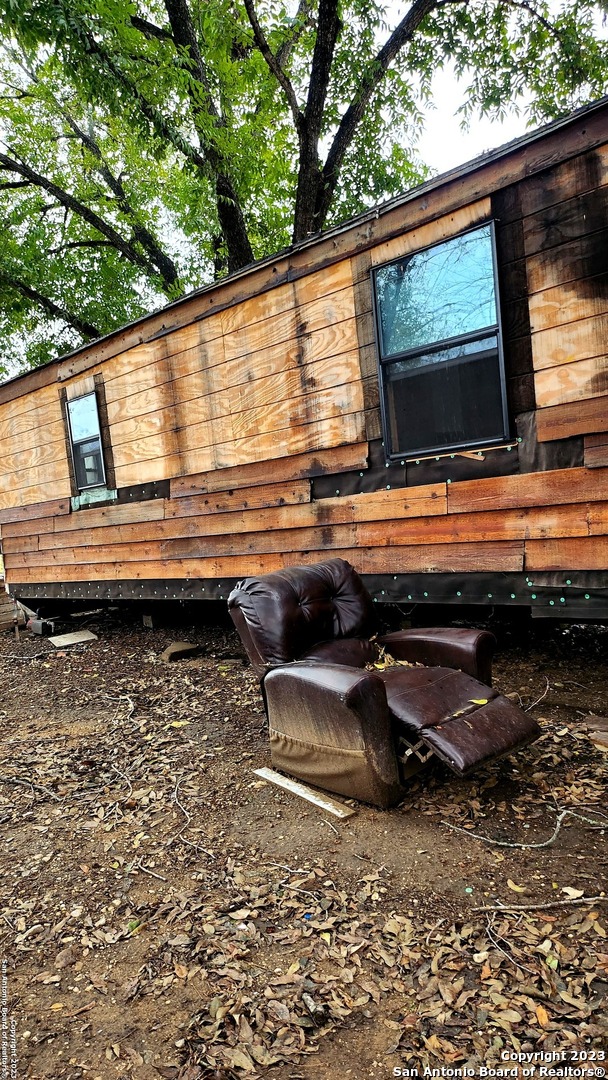 Photo 17 of 19 of 17105 INTERSTATE 35 S mobile home