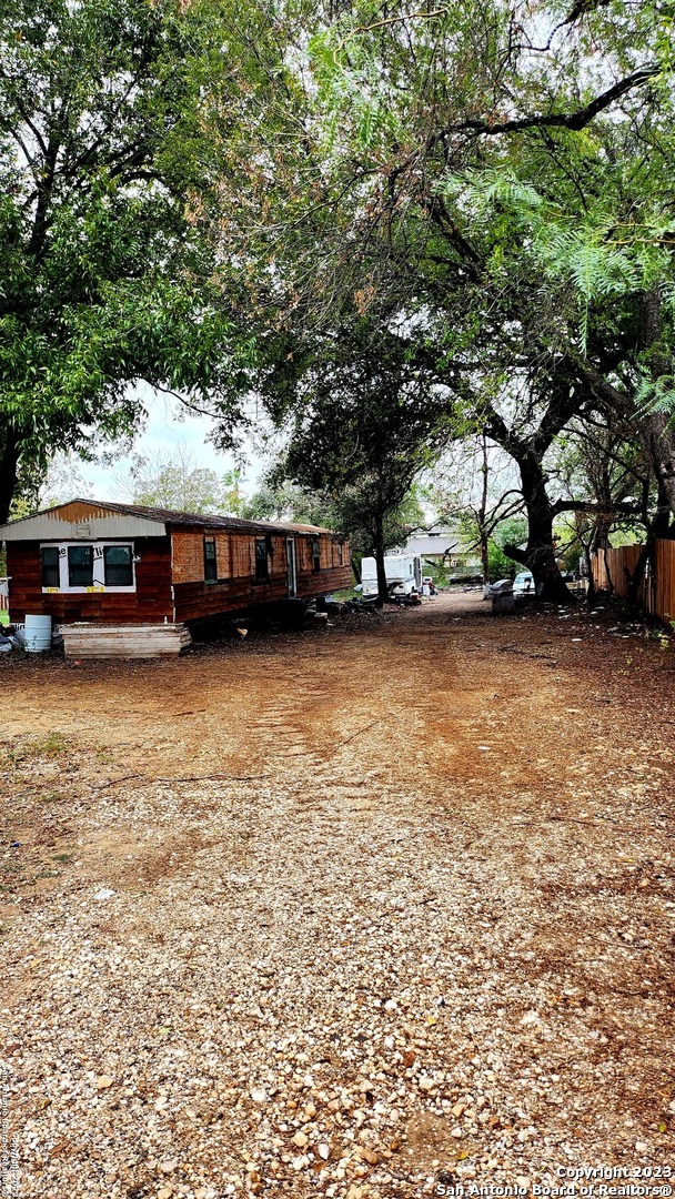 Photo 2 of 19 of 17105 INTERSTATE 35 S mobile home