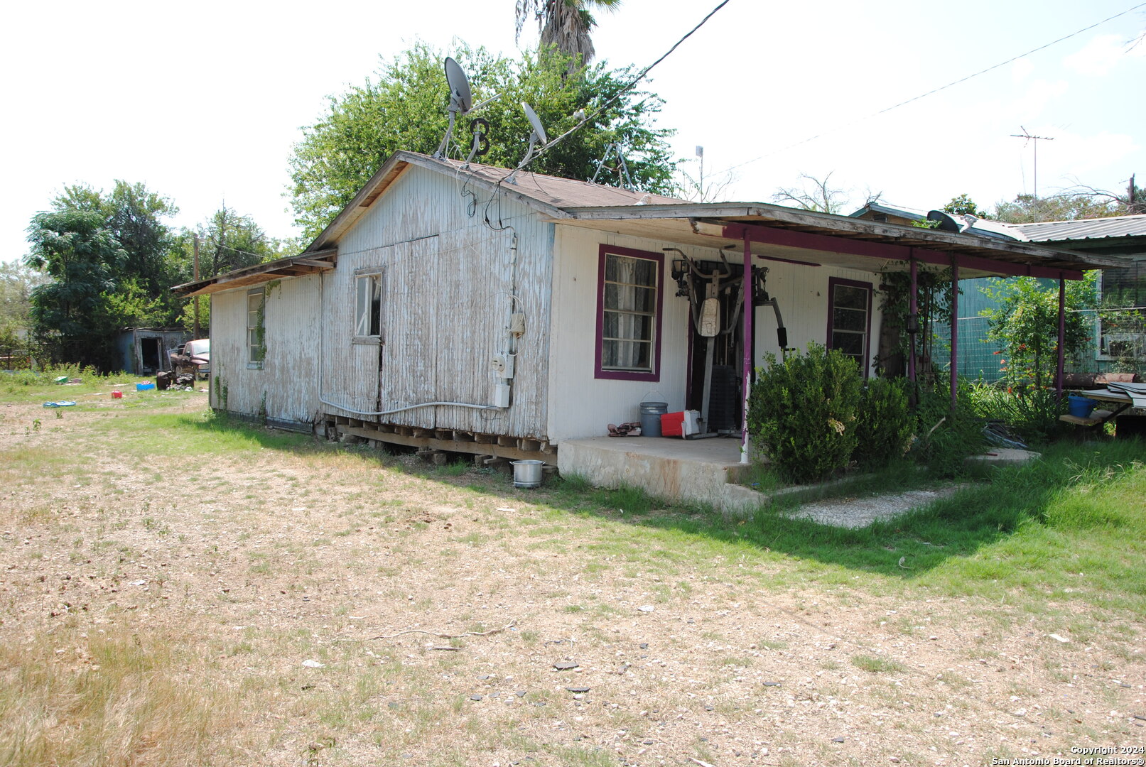 Photo 1 of 7 of 16420 SHEPHERD RD house