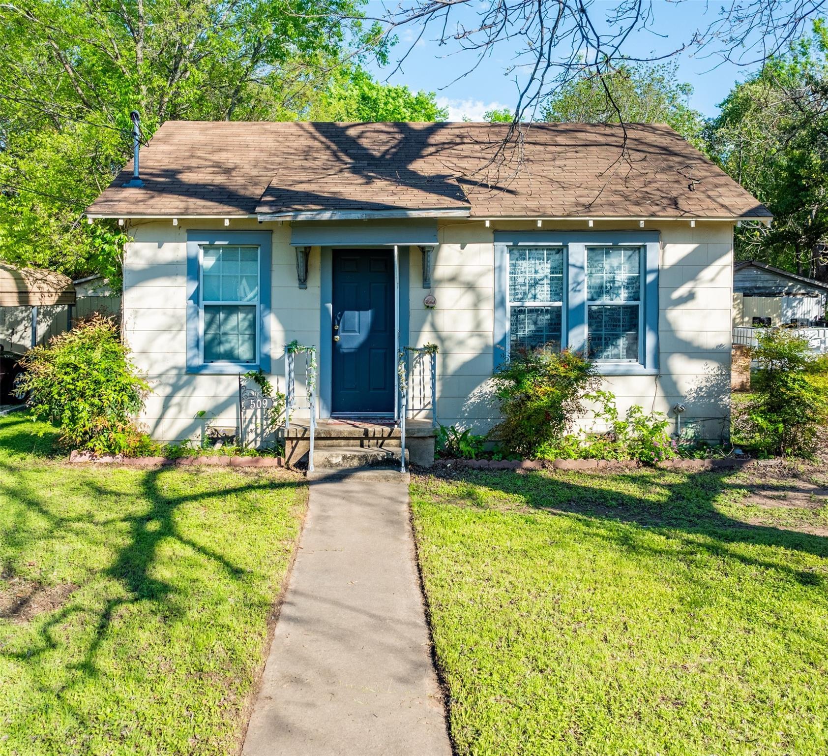 Photo 1 of 17 of 509 Allen ST house