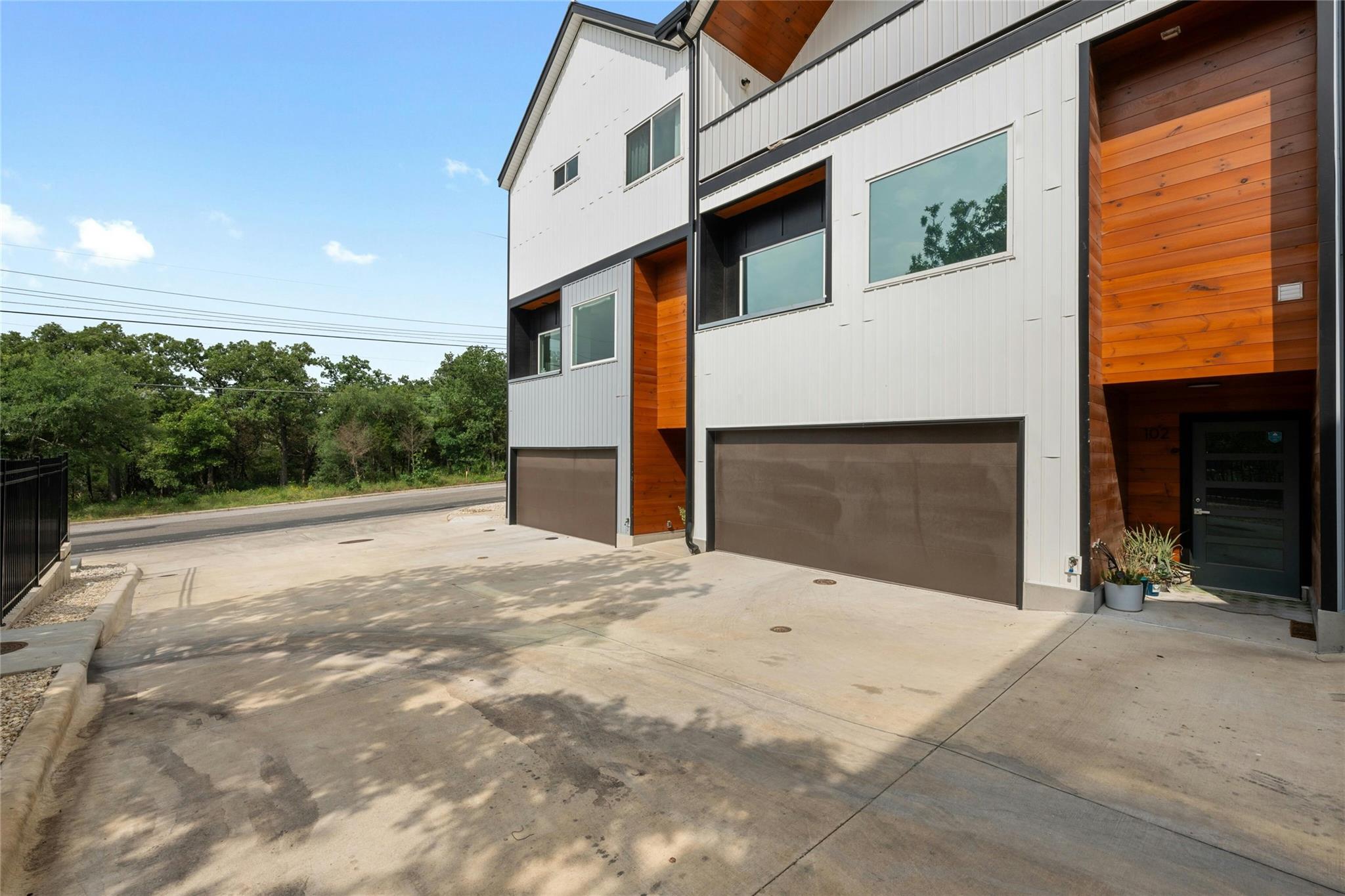 Photo 5 of 26 of 5912 Harold CT 103 townhome