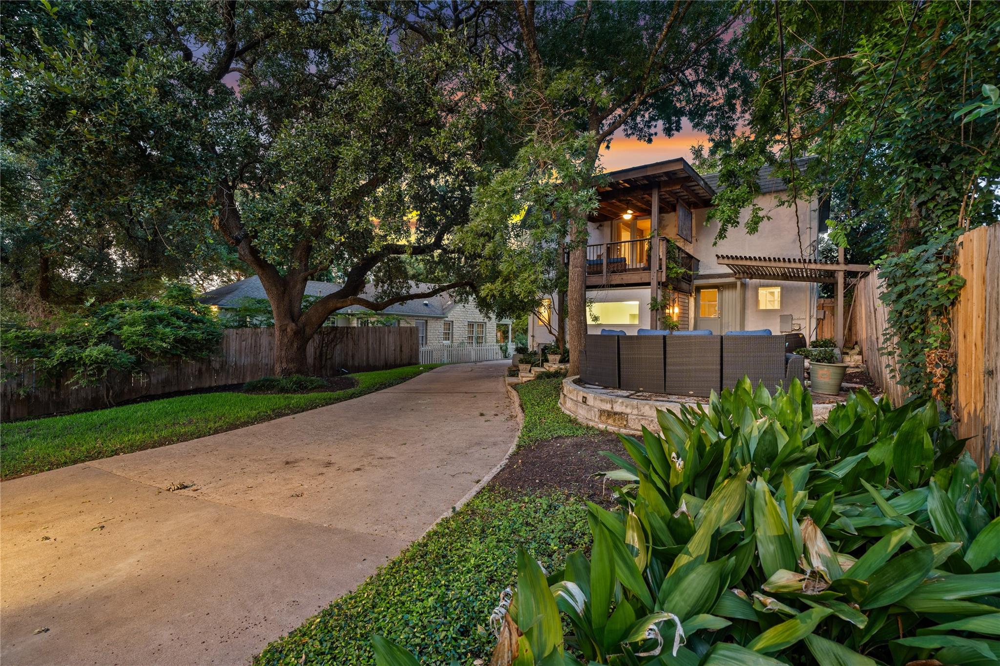 Photo 25 of 28 of 1910 Travis Heights BLVD house