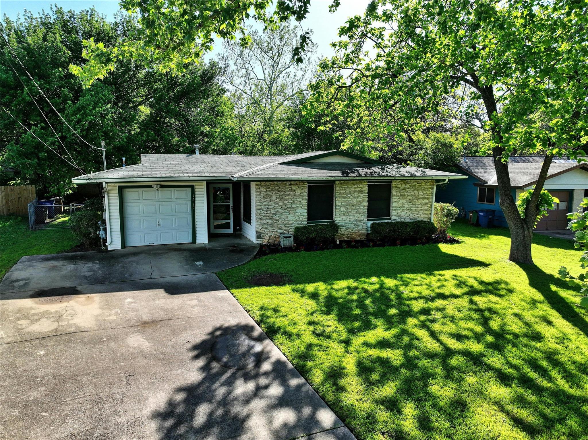 Photo 2 of 23 of 1613 Berene Ave house