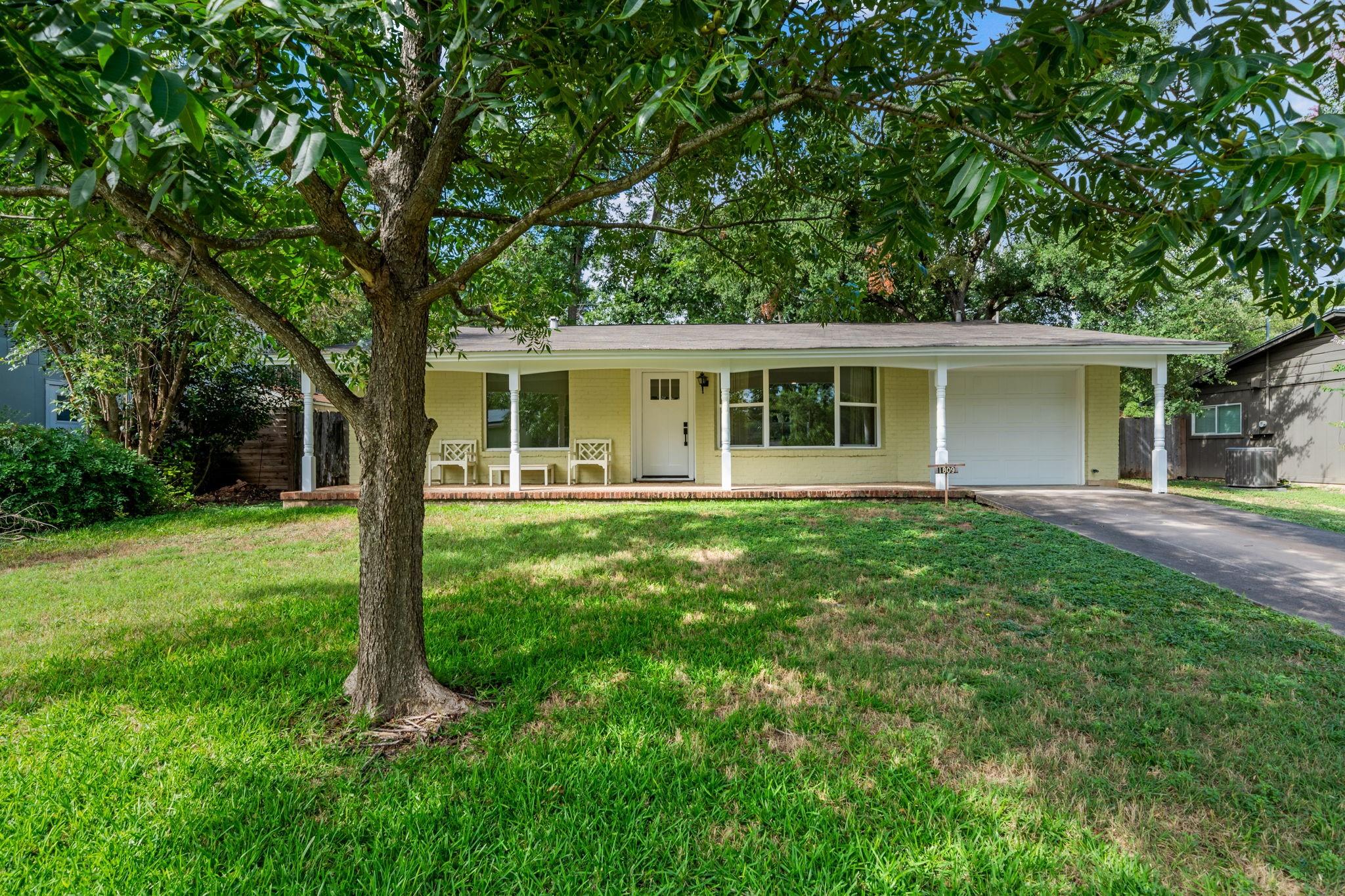 Photo 1 of 35 of 1809 Saint Albans BLVD house