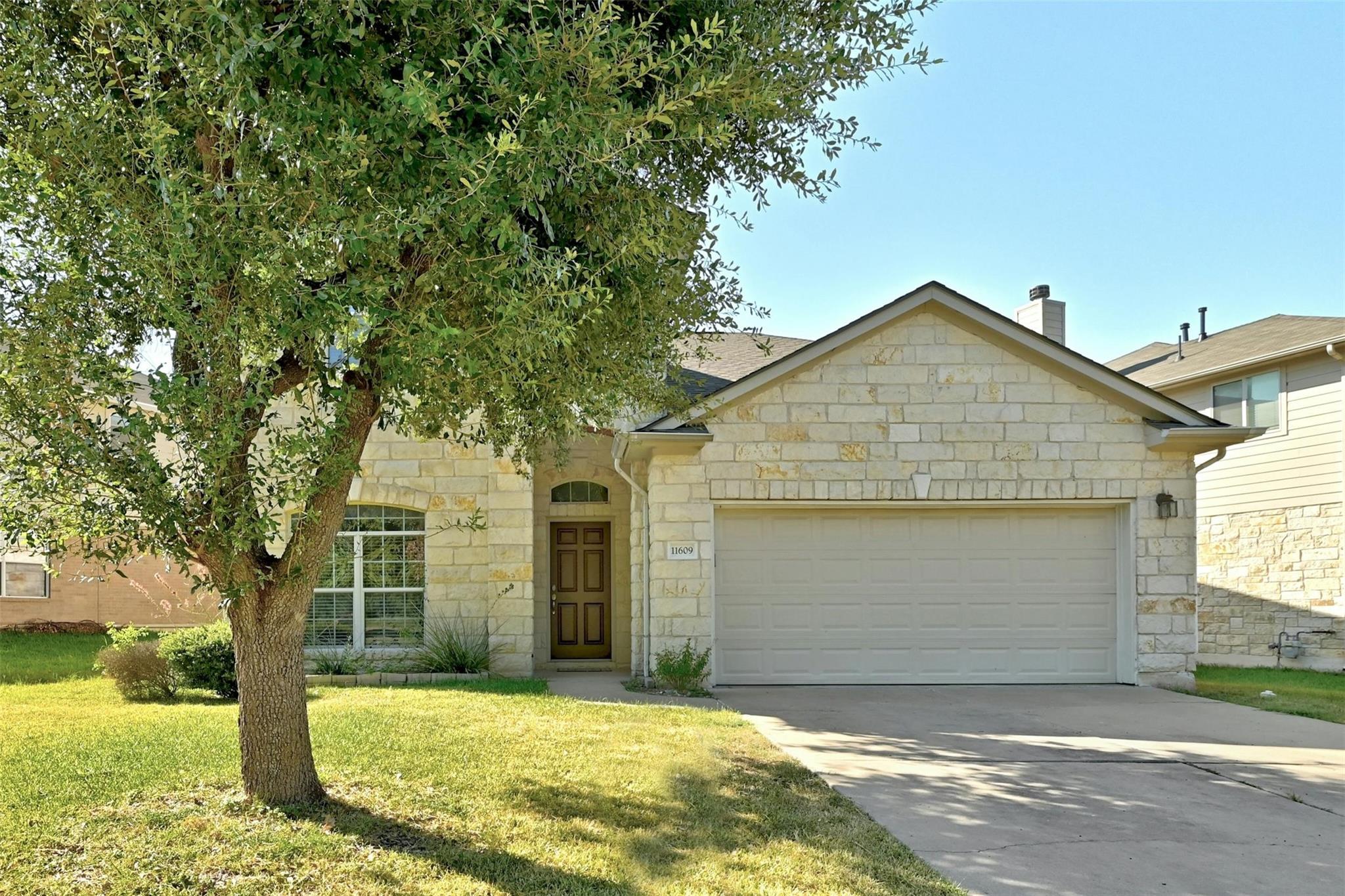 Photo 2 of 32 of 11609 Timber Heights DR house