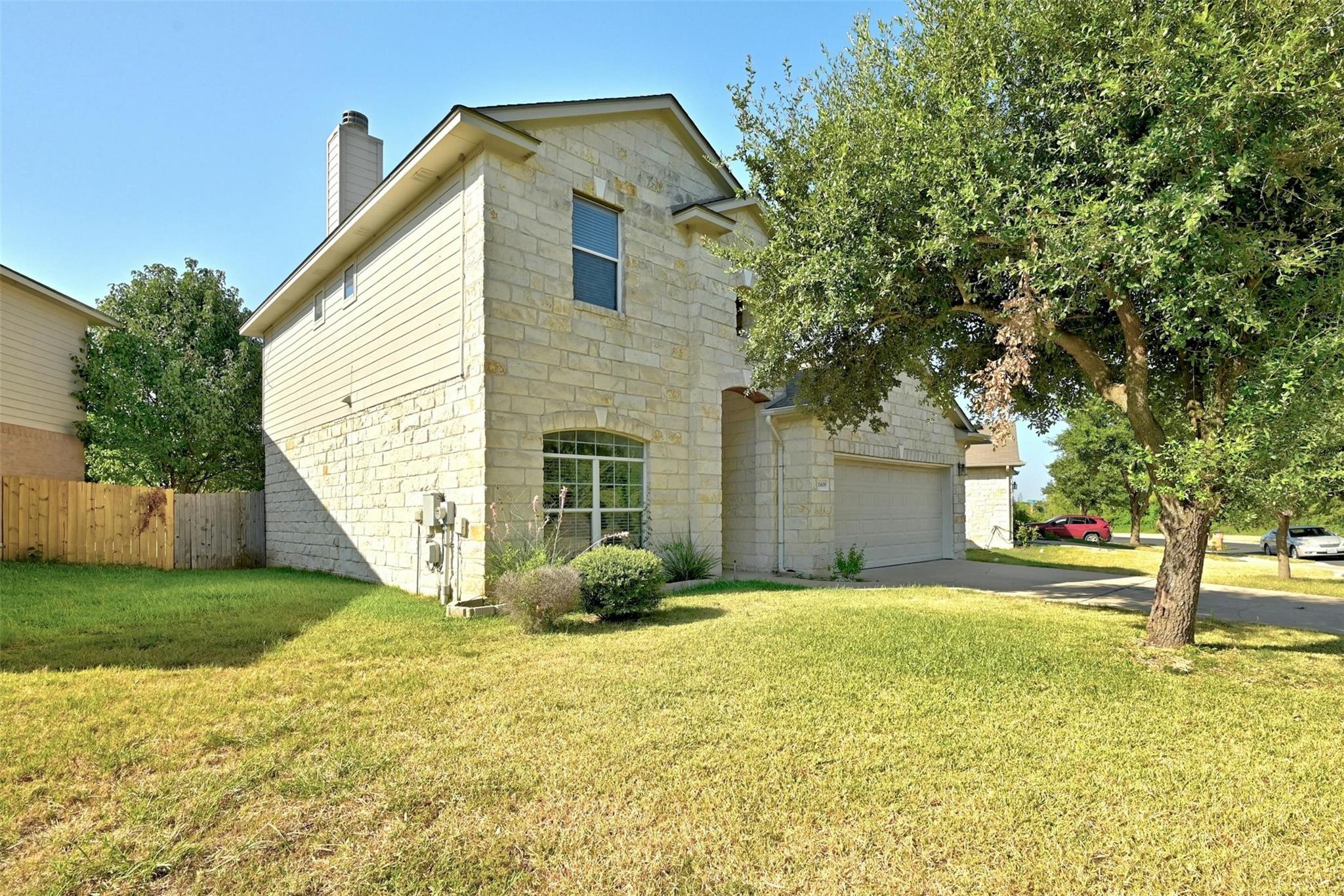 Photo 3 of 32 of 11609 Timber Heights DR house