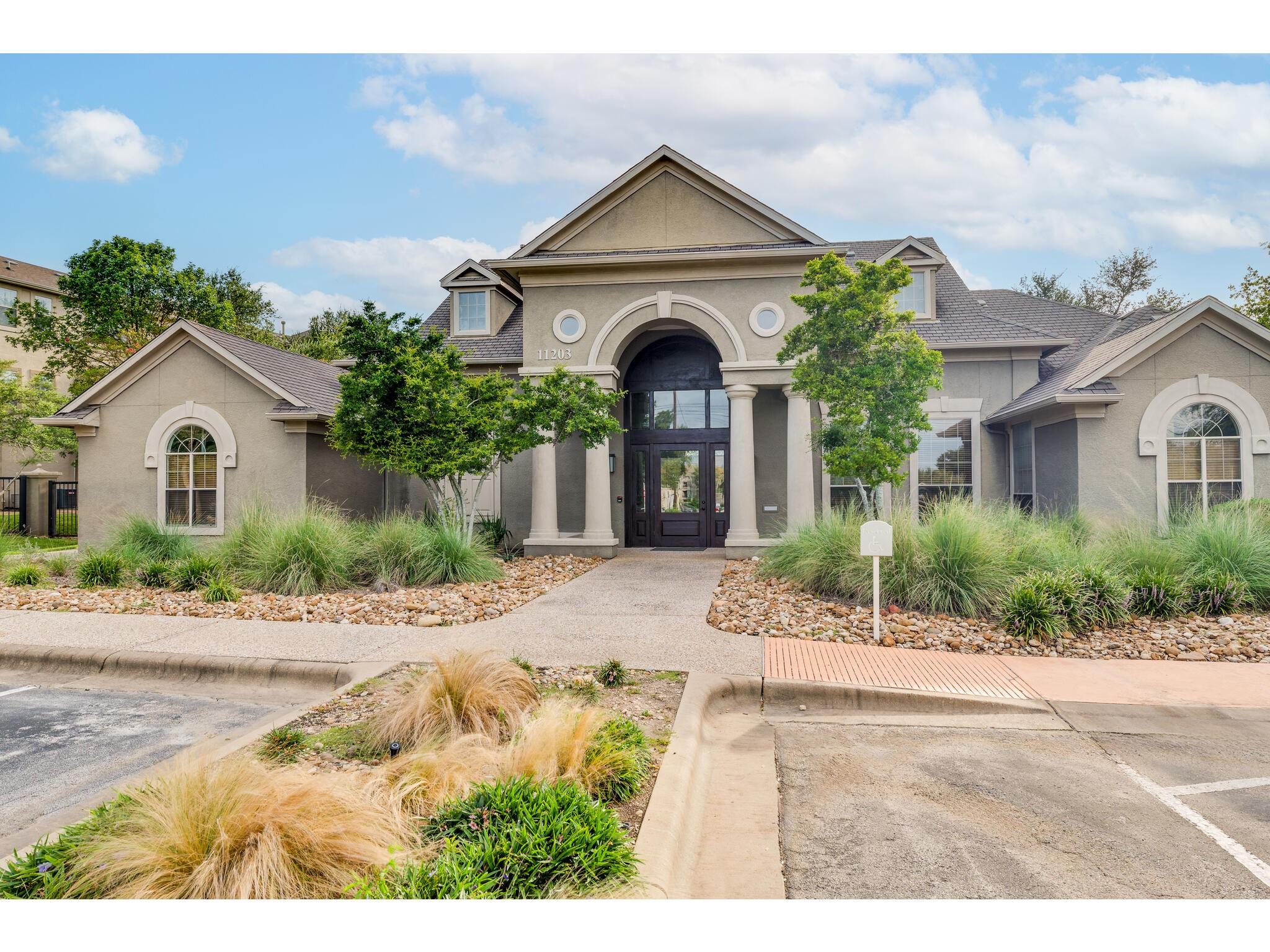 Photo 1 of 40 of 11203 Ranch Road 2222 106 townhome