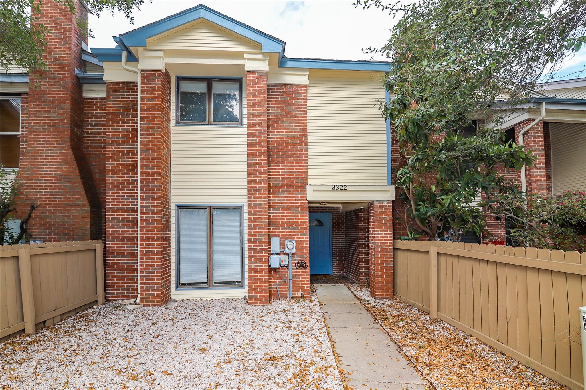 Photo 1 of 18 of 3322 Foster LN townhome