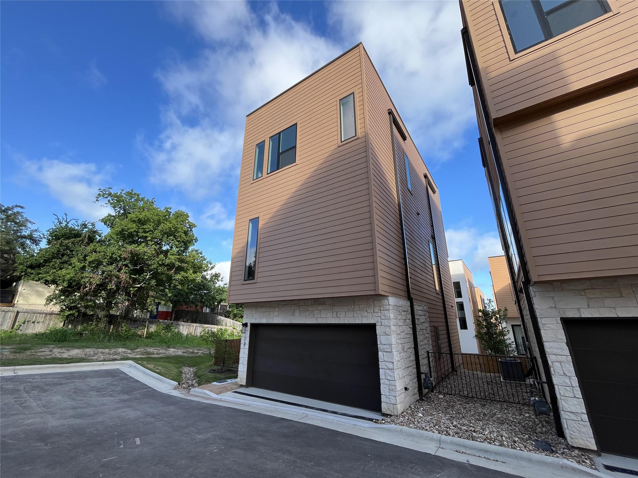 Photo 8 of 20 of 6821 Wolfcreek PASS 13 townhome