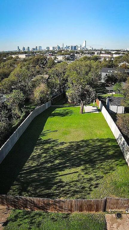 Photo 6 of 14 of 1902 Greenwood Ave land