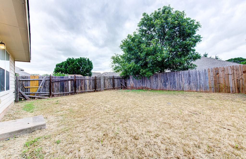 Photo 7 of 29 of 3311 Barksdale DR house