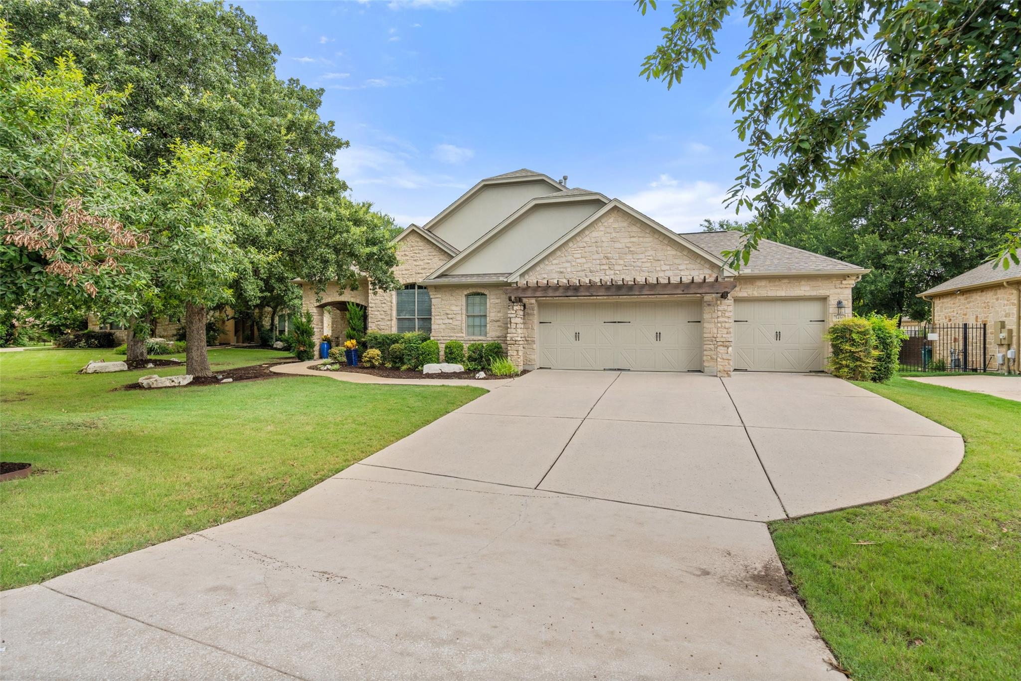 Photo 1 of 40 of 3416 Caladium CIR house