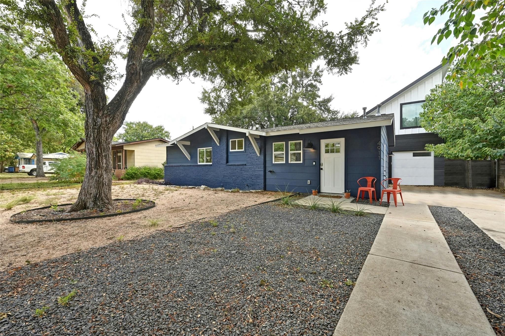 Photo 1 of 21 of 4911 Gladeview DR 1 house