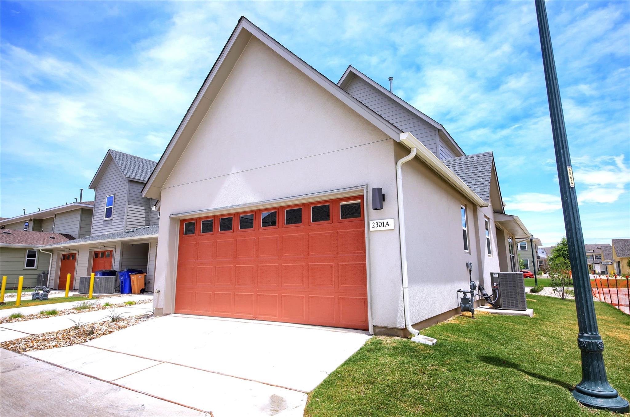 Photo 3 of 30 of 2301 Simond Ave A townhome