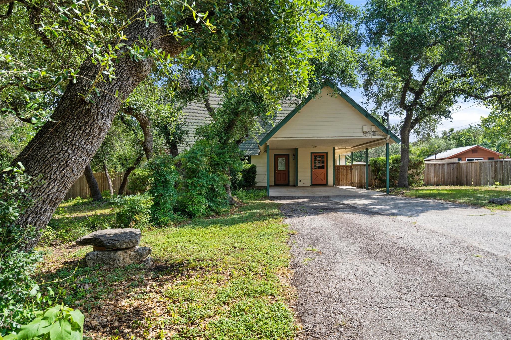 Photo 4 of 38 of 10108 Lake Ridge DR house